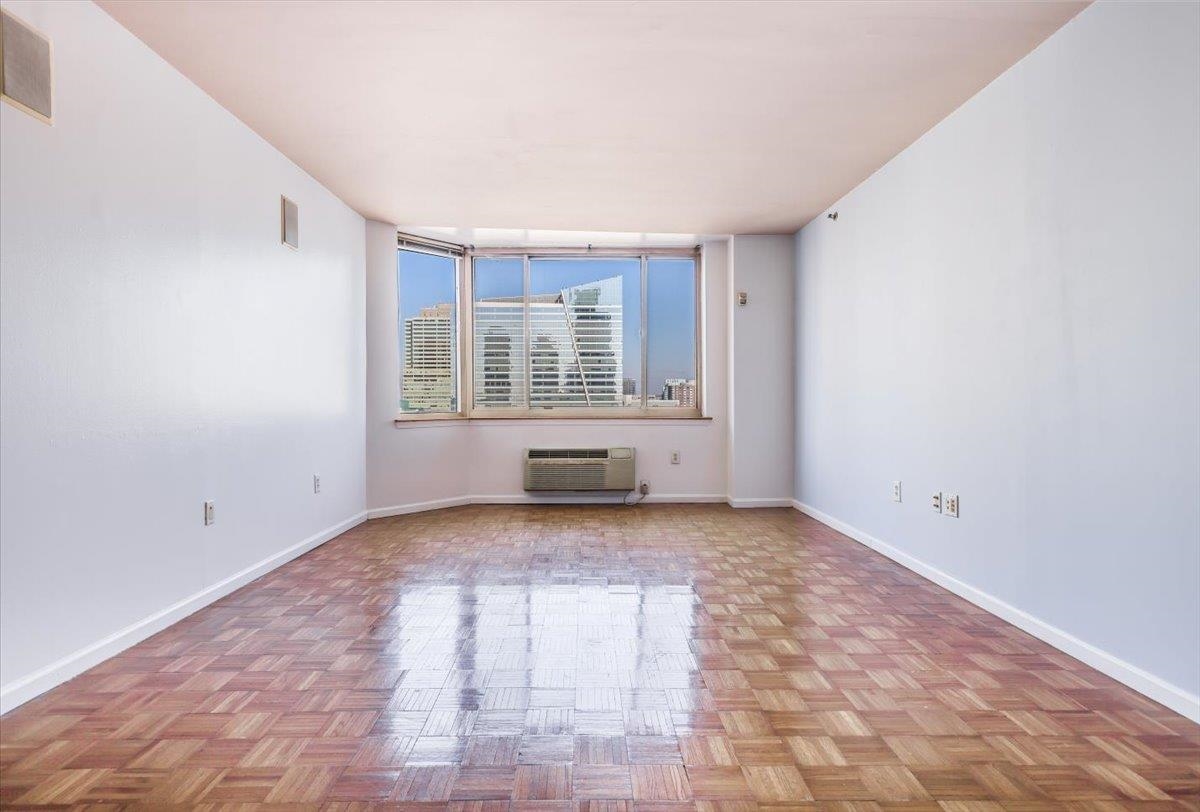 1 2ND ST Unit: 2408