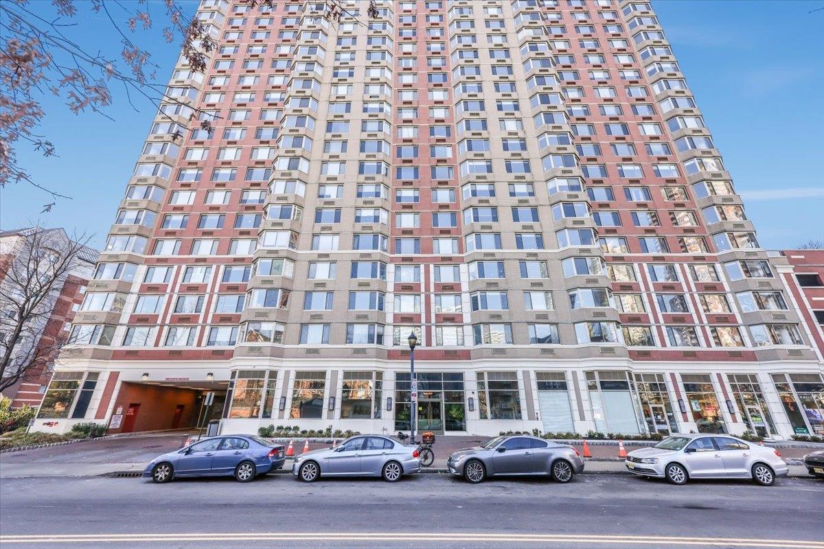 1 2ND ST Unit: 2408