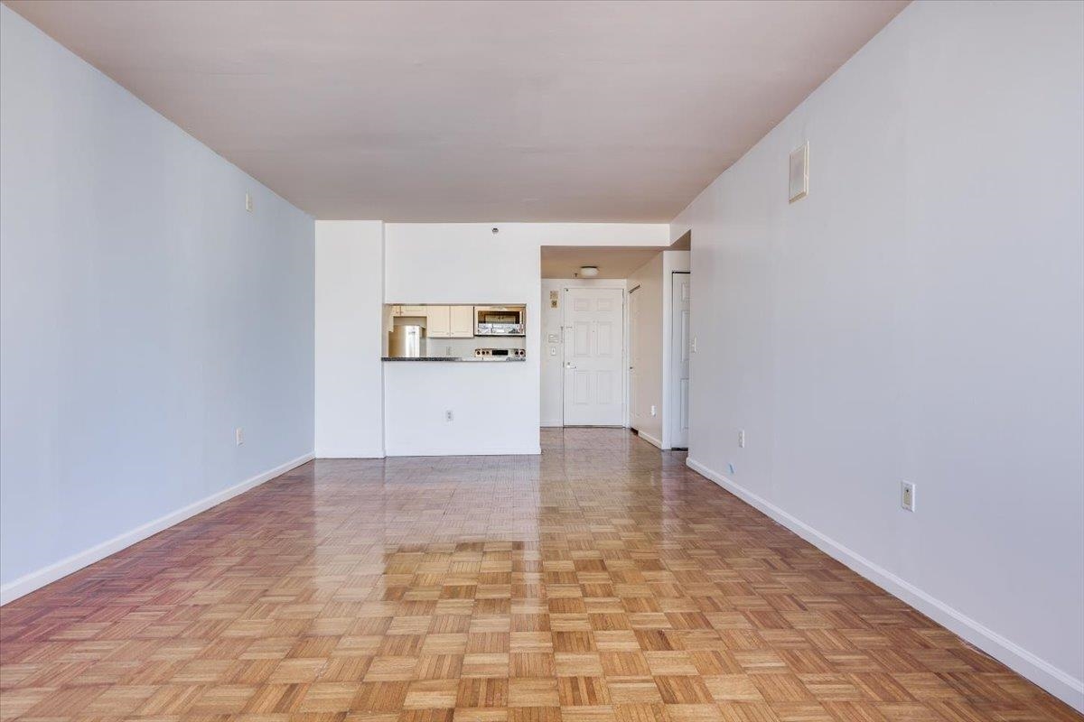 1 2ND ST Unit: 2408