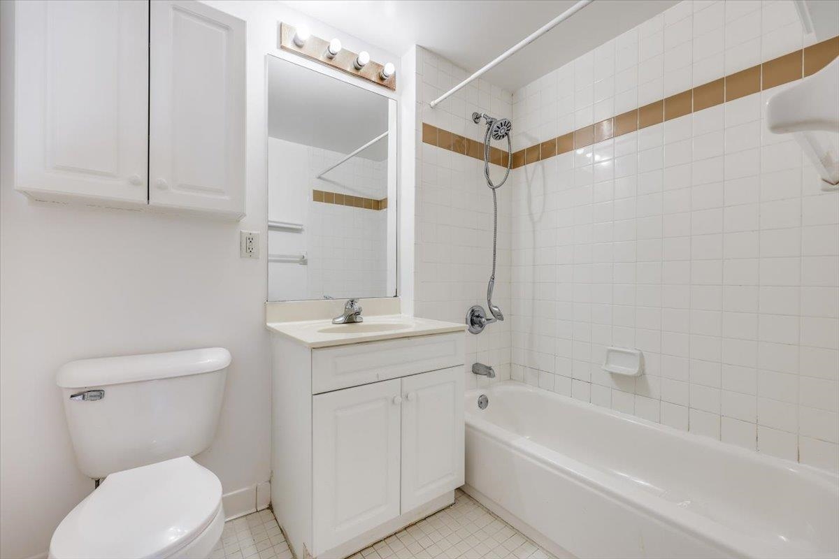 1 2ND ST Unit: 2408