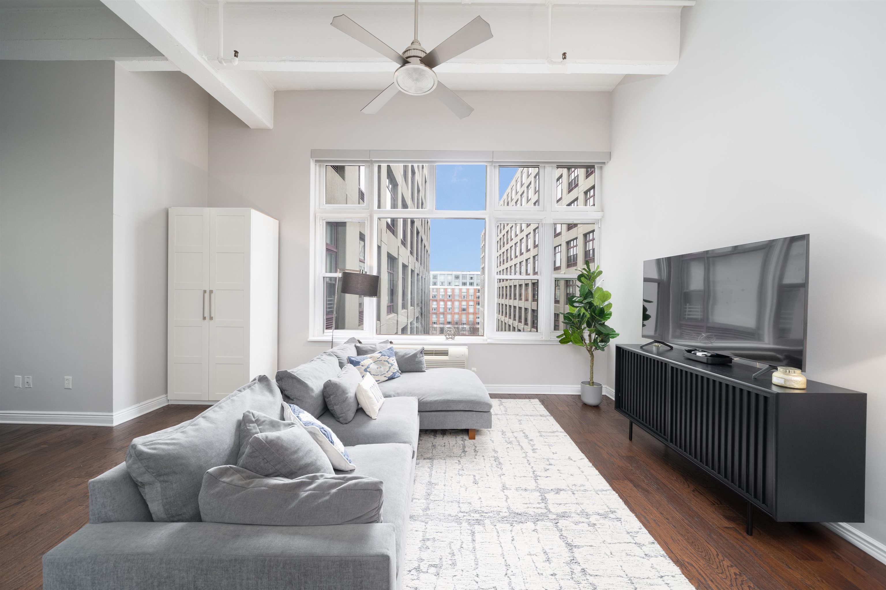 1500 HUDSON ST Unit: 7A
