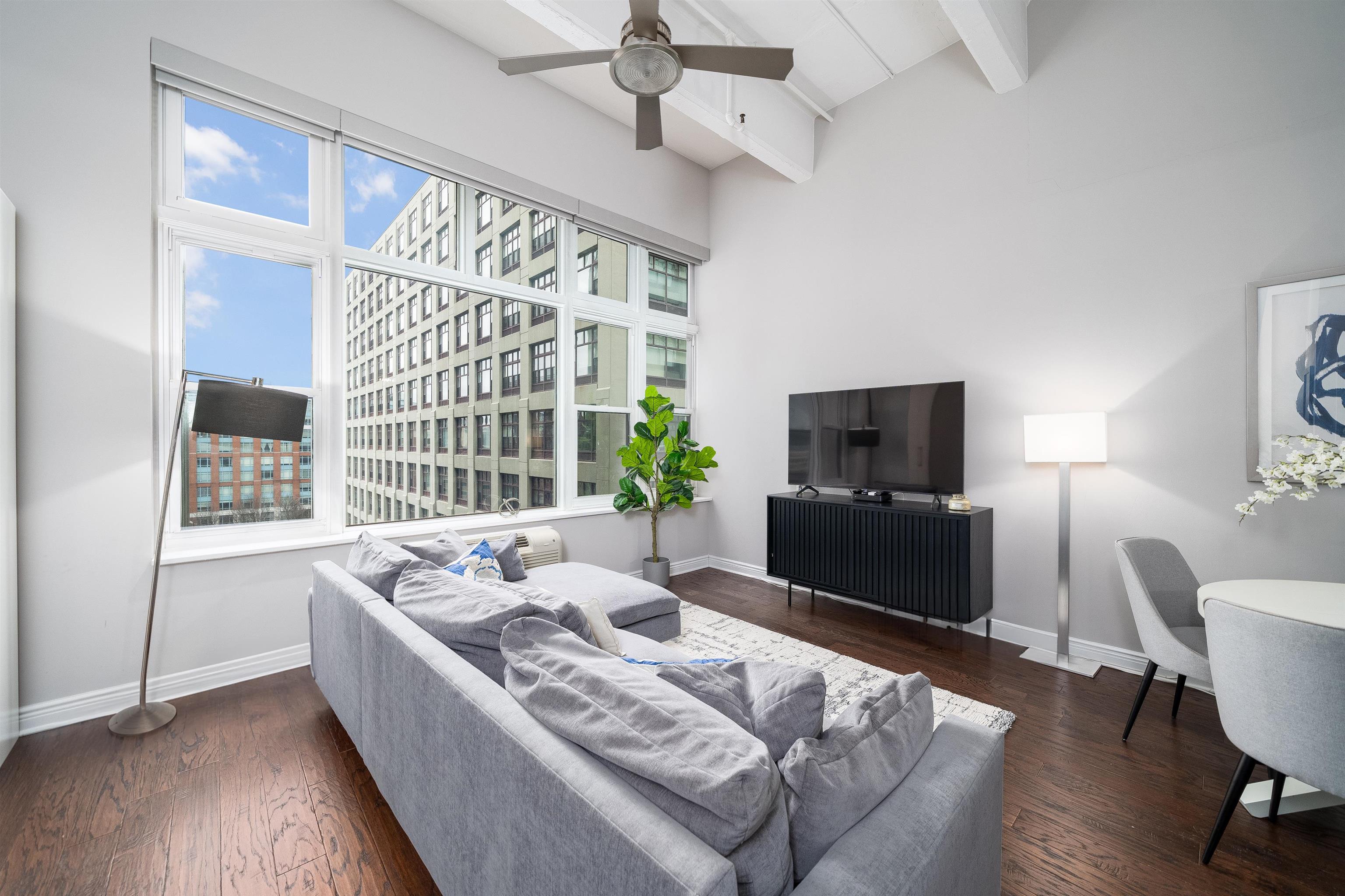 1500 HUDSON ST Unit: 7A