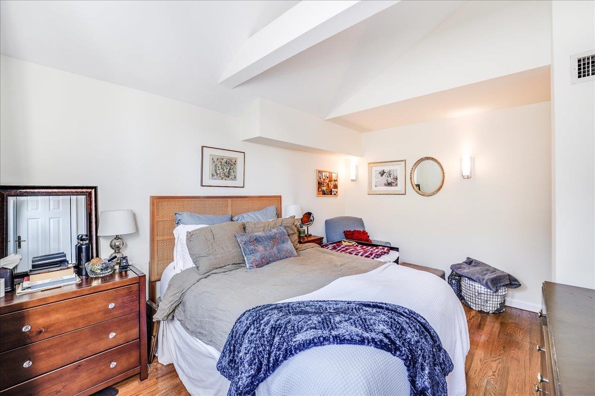 186 WAYNE ST Unit: 421D