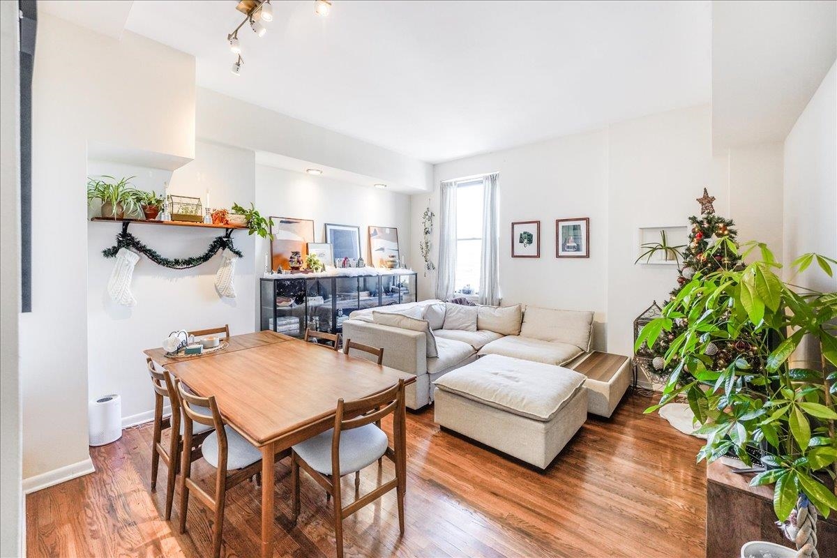 186 WAYNE ST Unit: 421D