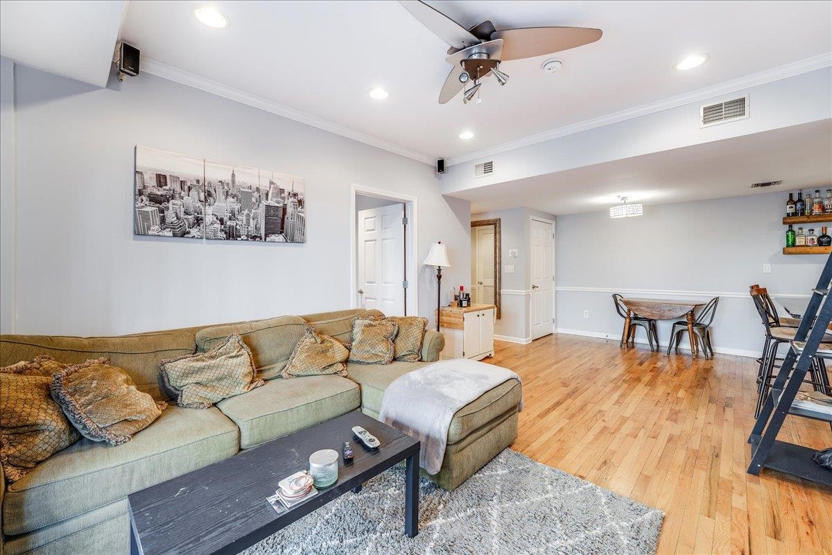 920 JEFFERSON ST Unit: 204