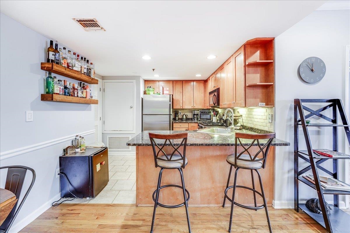920 JEFFERSON ST Unit: 204