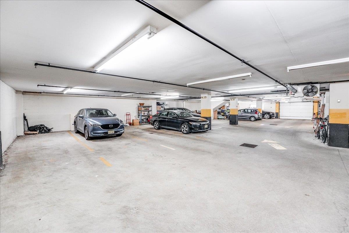 920 JEFFERSON ST Unit: 204