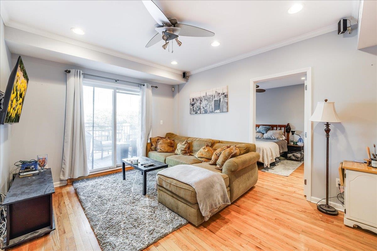 920 JEFFERSON ST Unit: 204