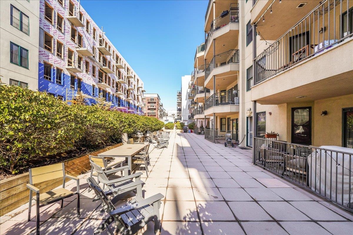 920 JEFFERSON ST Unit: 204