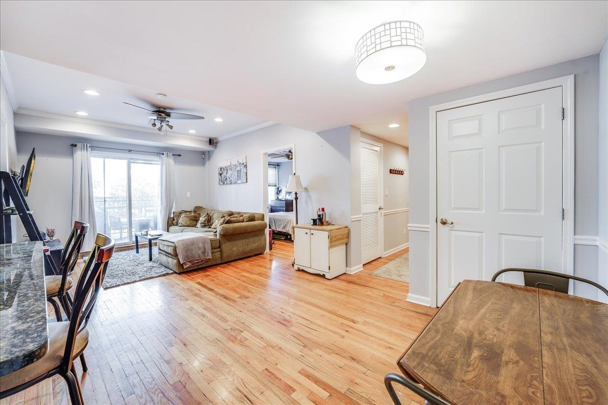 920 JEFFERSON ST Unit: 204