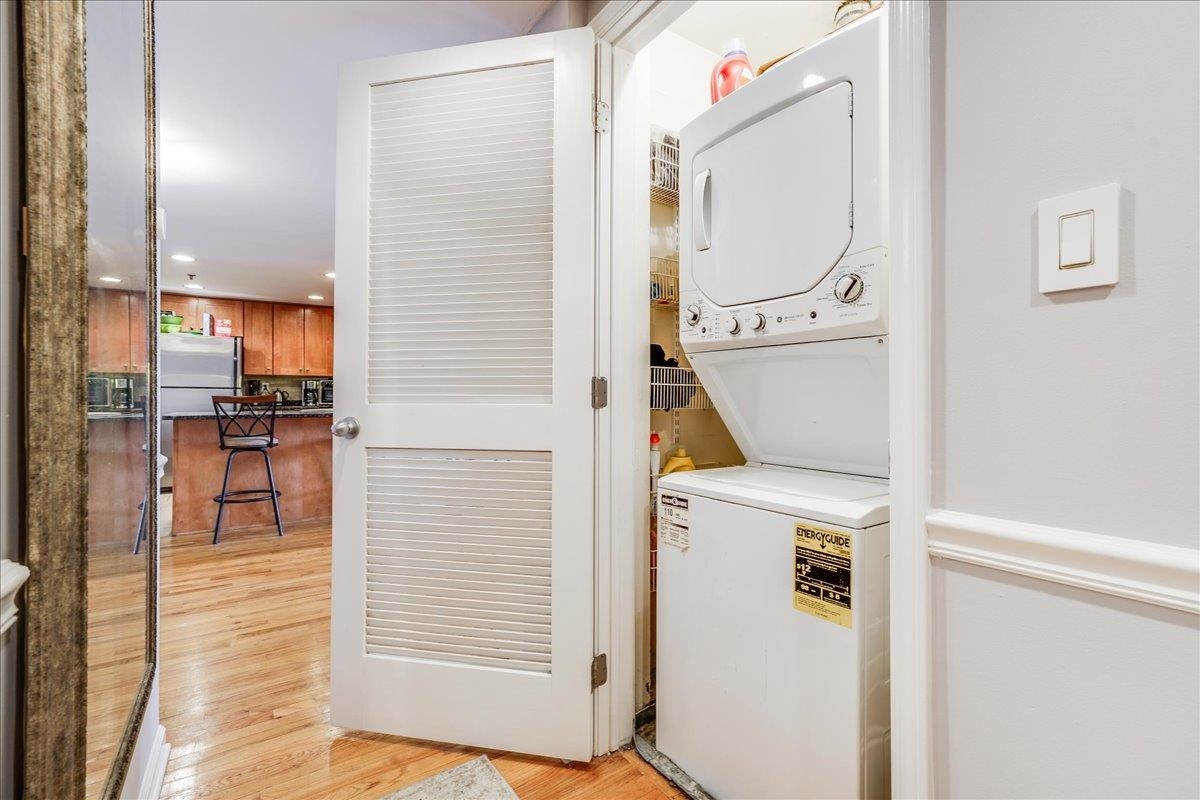 920 JEFFERSON ST Unit: 204