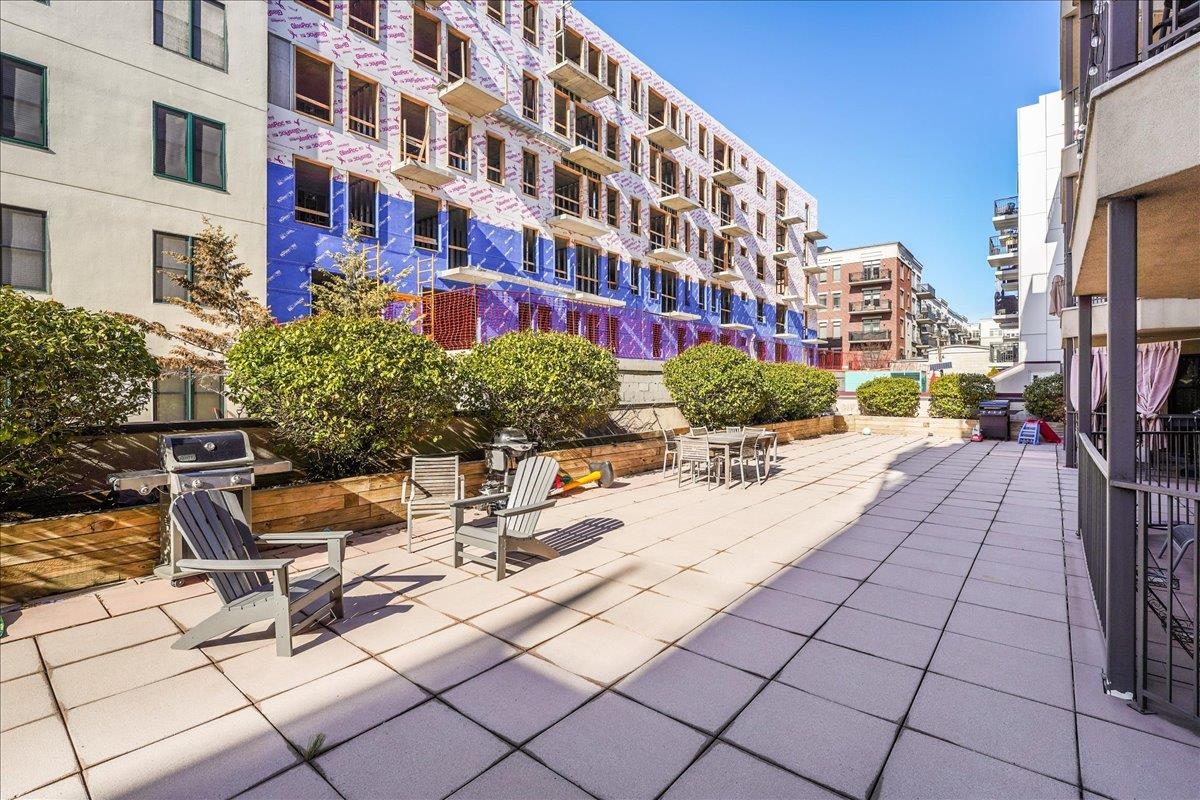920 JEFFERSON ST Unit: 204