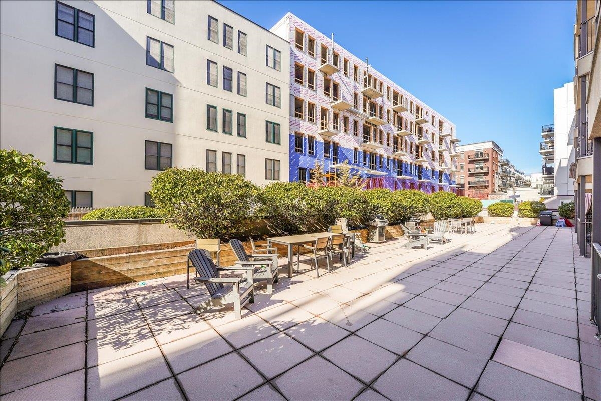 920 JEFFERSON ST Unit: 204