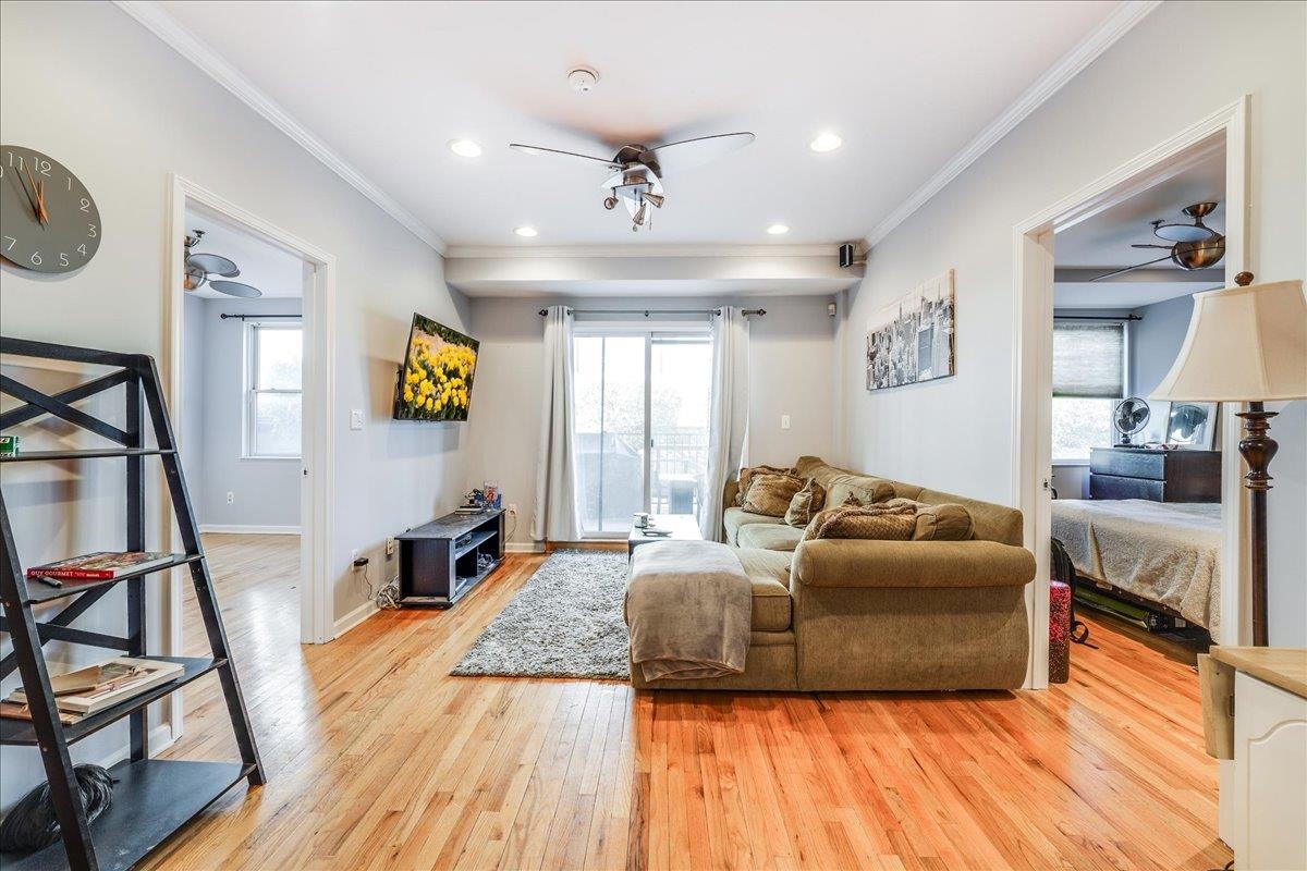 920 JEFFERSON ST Unit: 204