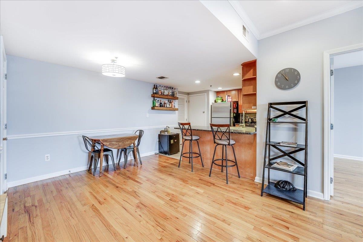 920 JEFFERSON ST Unit: 204