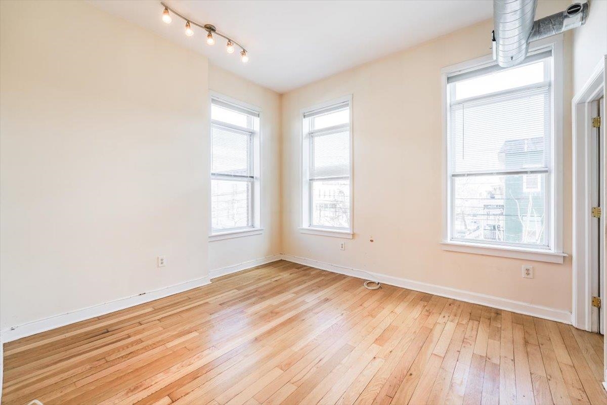 119 HANCOCK AVE Unit: 2