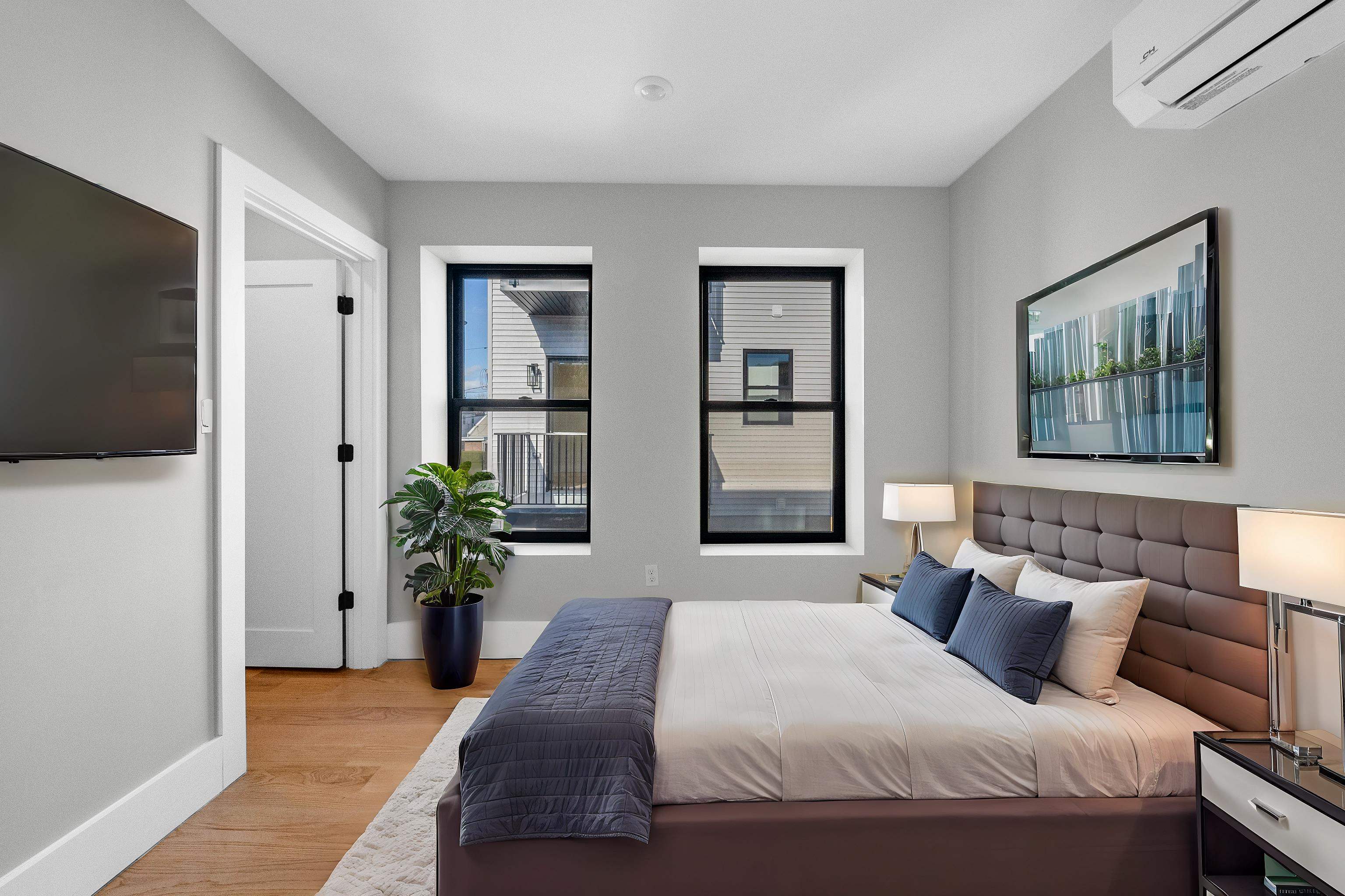 13 MANHATTAN AVE Unit: Rear