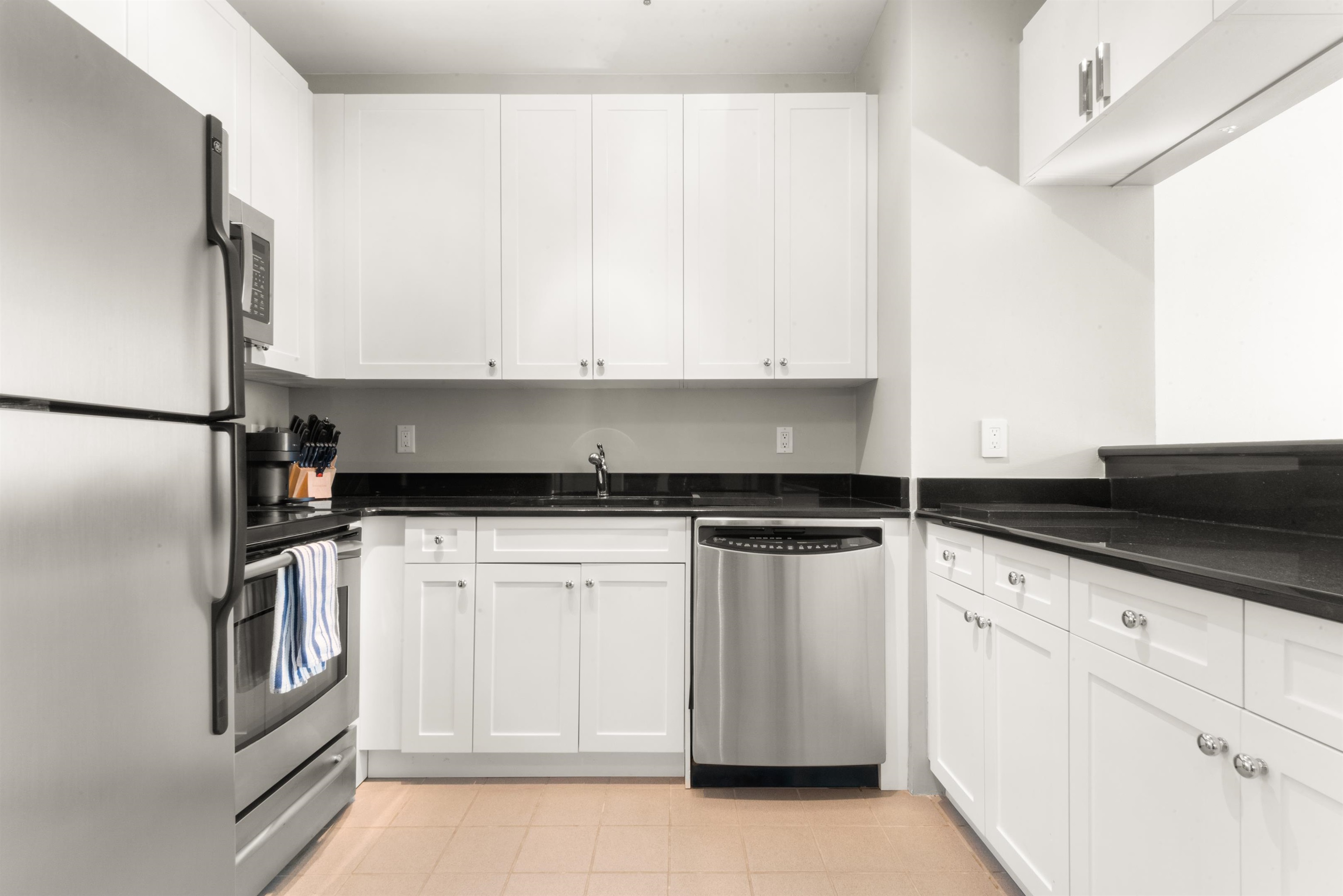 1500 HUDSON ST Unit: 8O