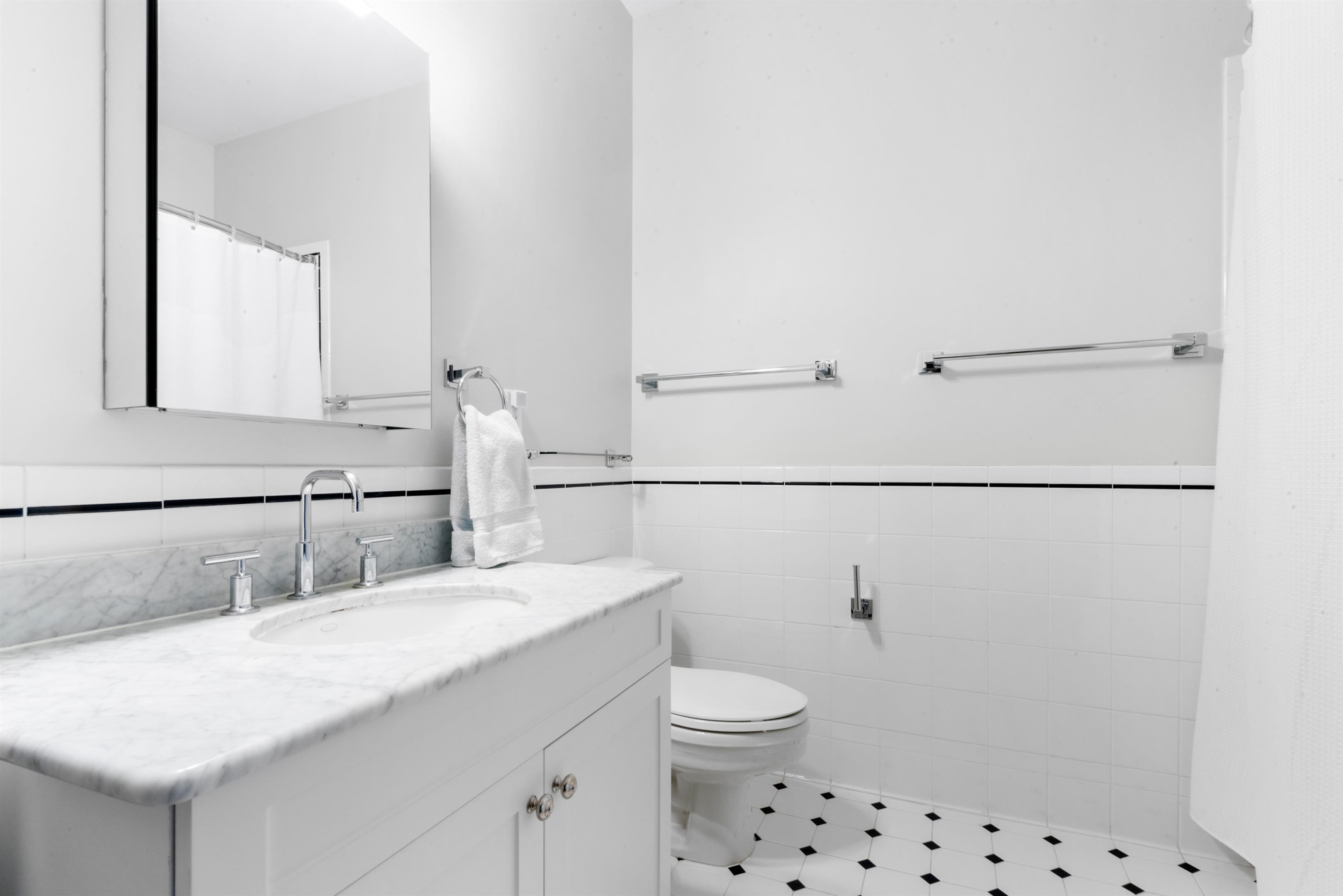 1500 HUDSON ST Unit: 8O