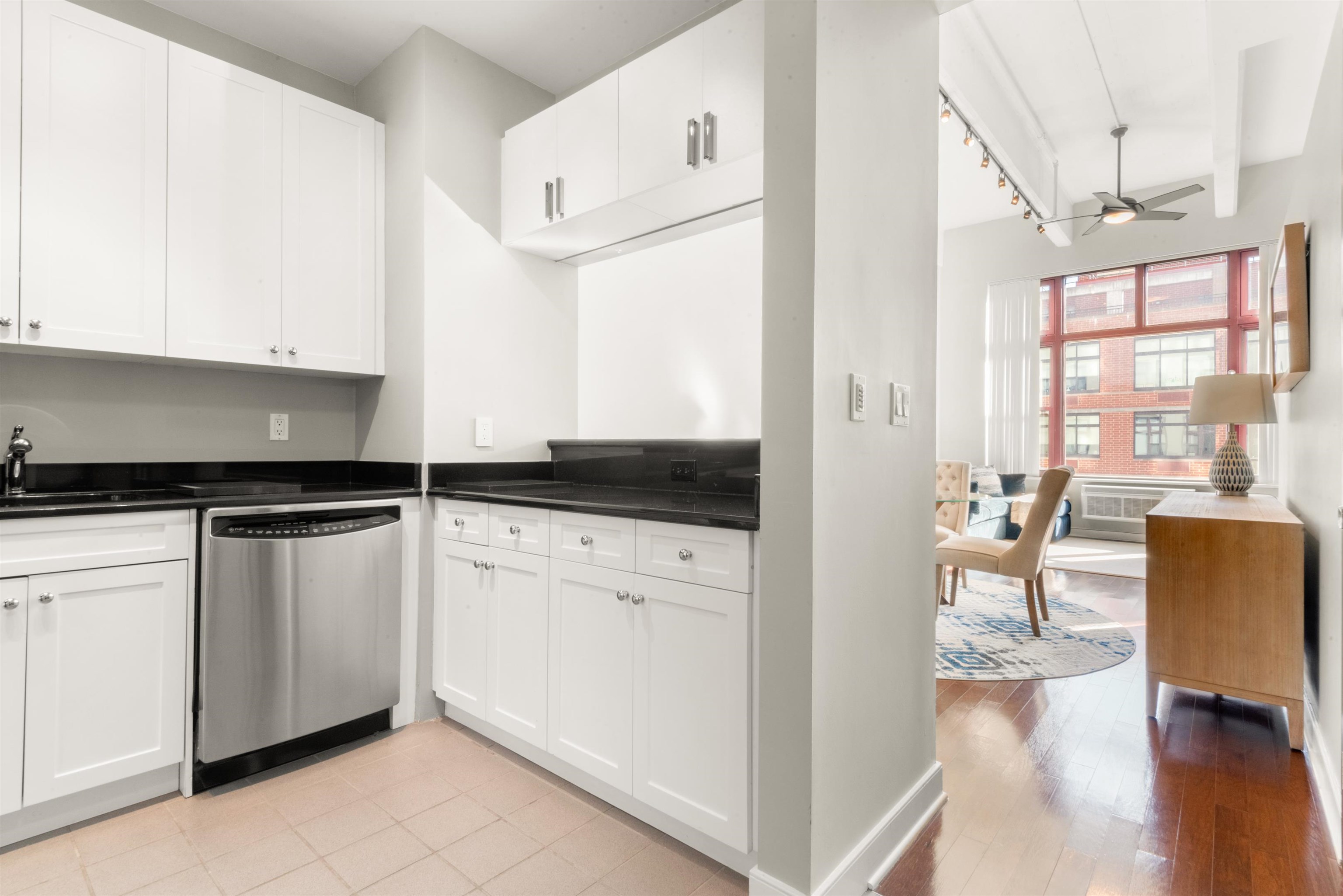 1500 HUDSON ST Unit: 8O