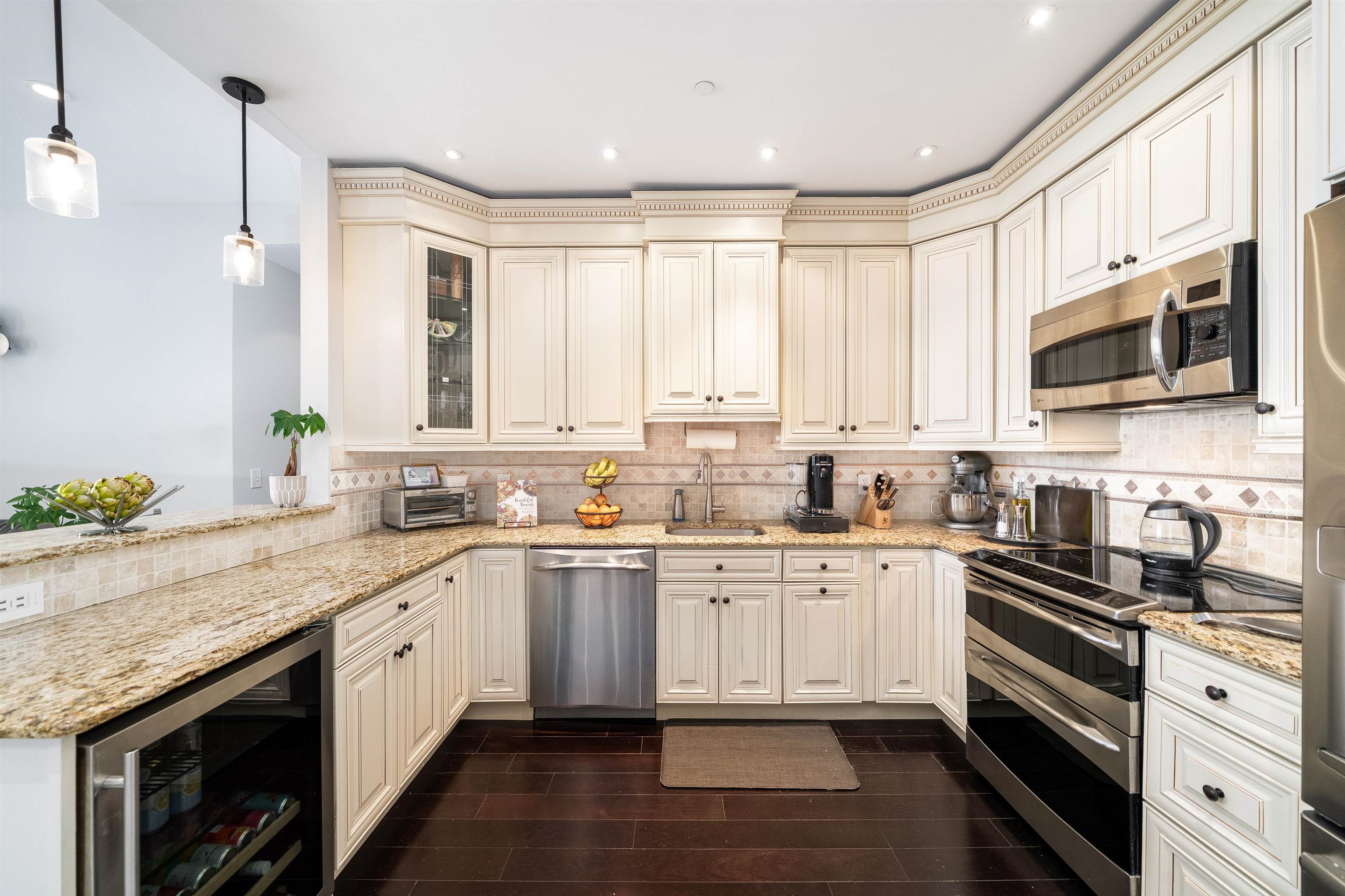 1500 HUDSON ST Unit: 6V