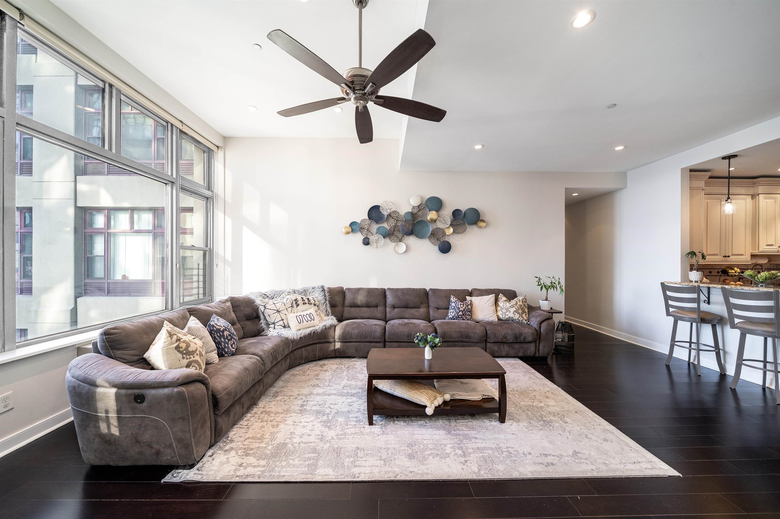 1500 HUDSON ST Unit: 6V