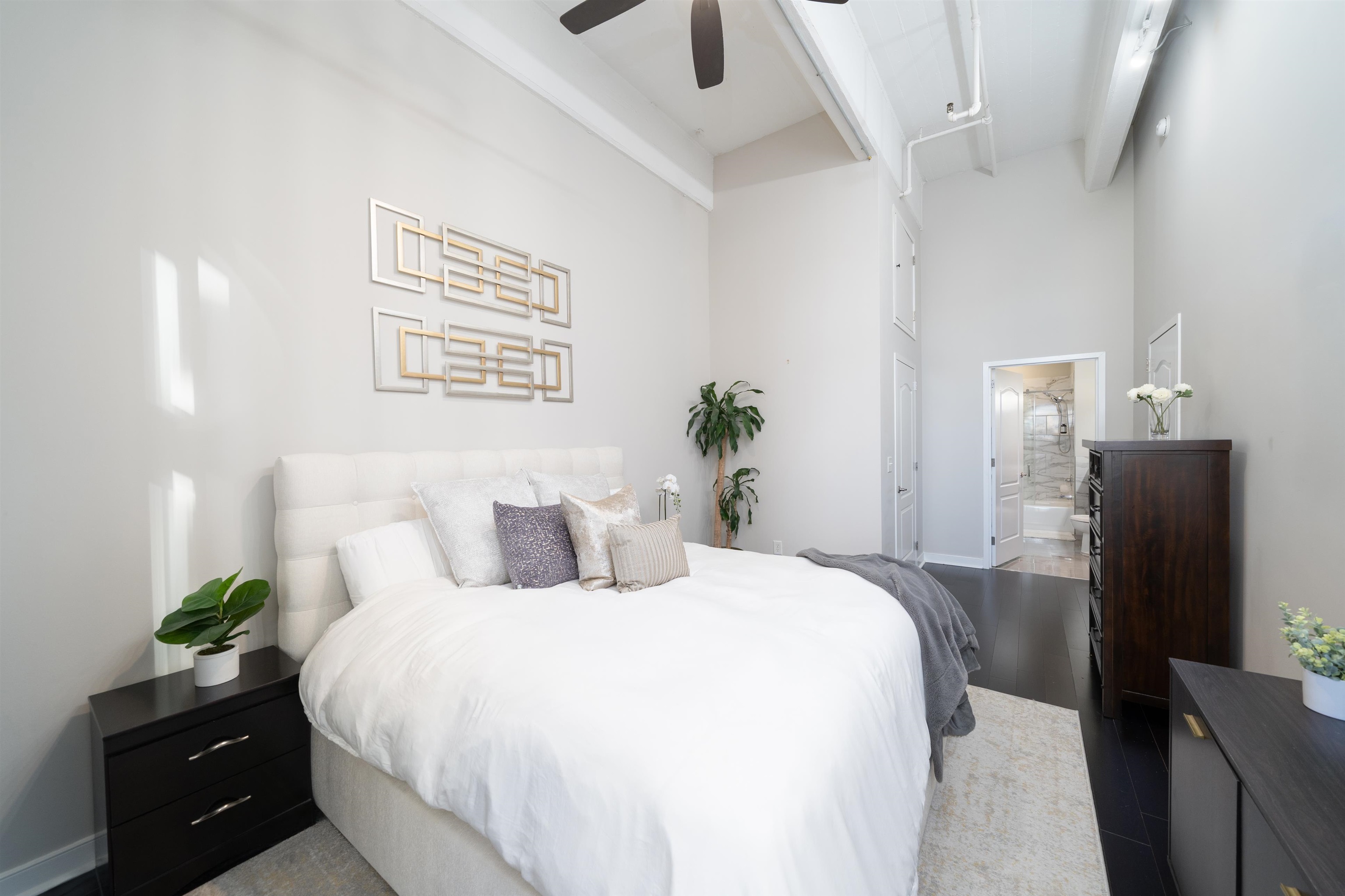 1500 HUDSON ST Unit: 6V