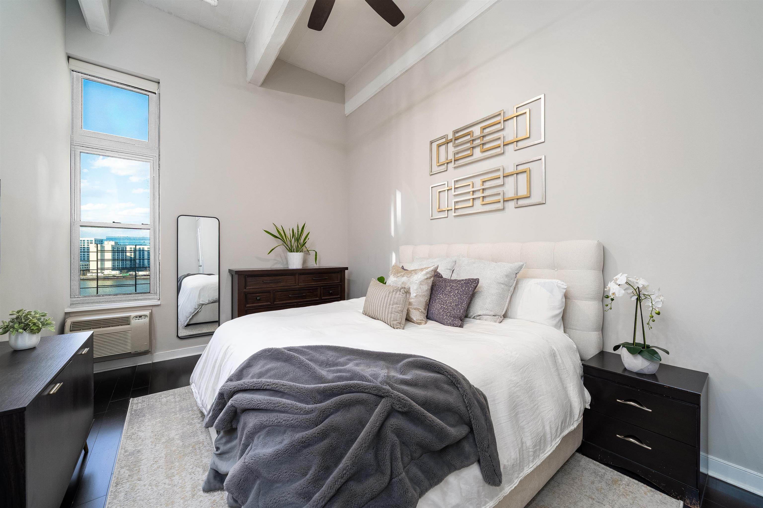 1500 HUDSON ST Unit: 6V