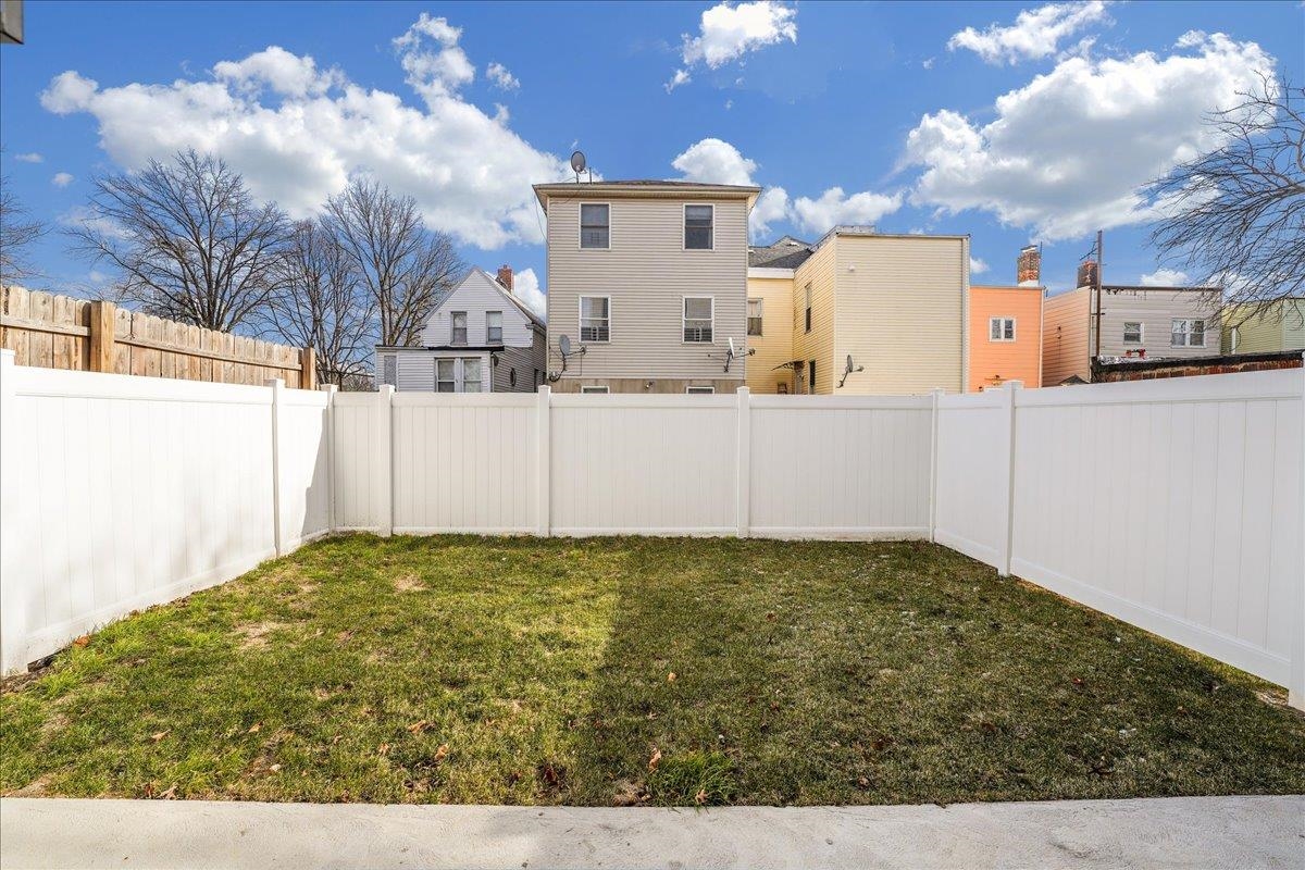 228 NUNDA AVE Unit: 1