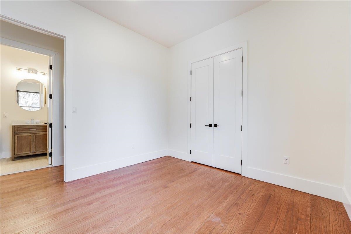 228 NUNDA AVE Unit: 1