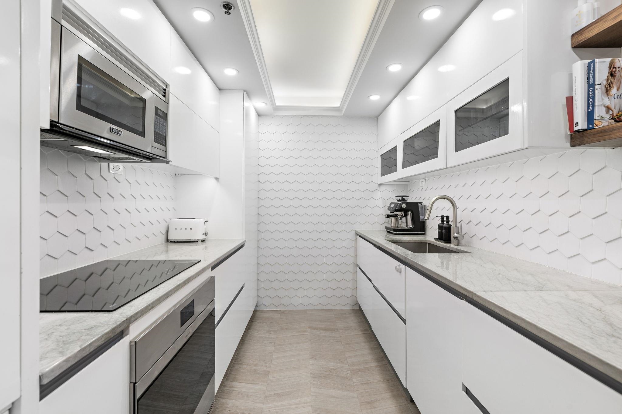 2 CONSTITUTION CT Unit: 416