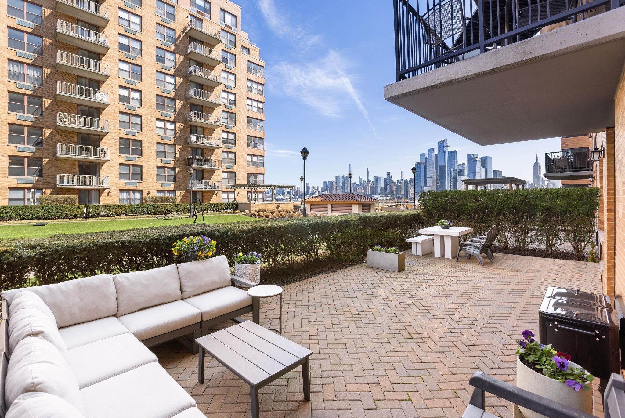 2 CONSTITUTION CT Unit: 416