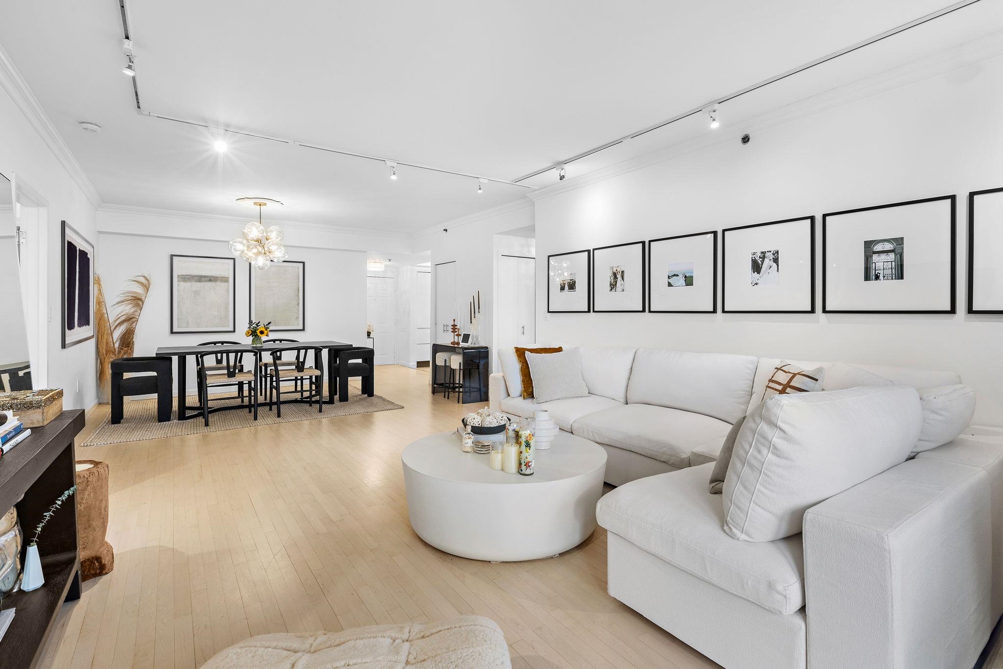 2 CONSTITUTION CT Unit: 416