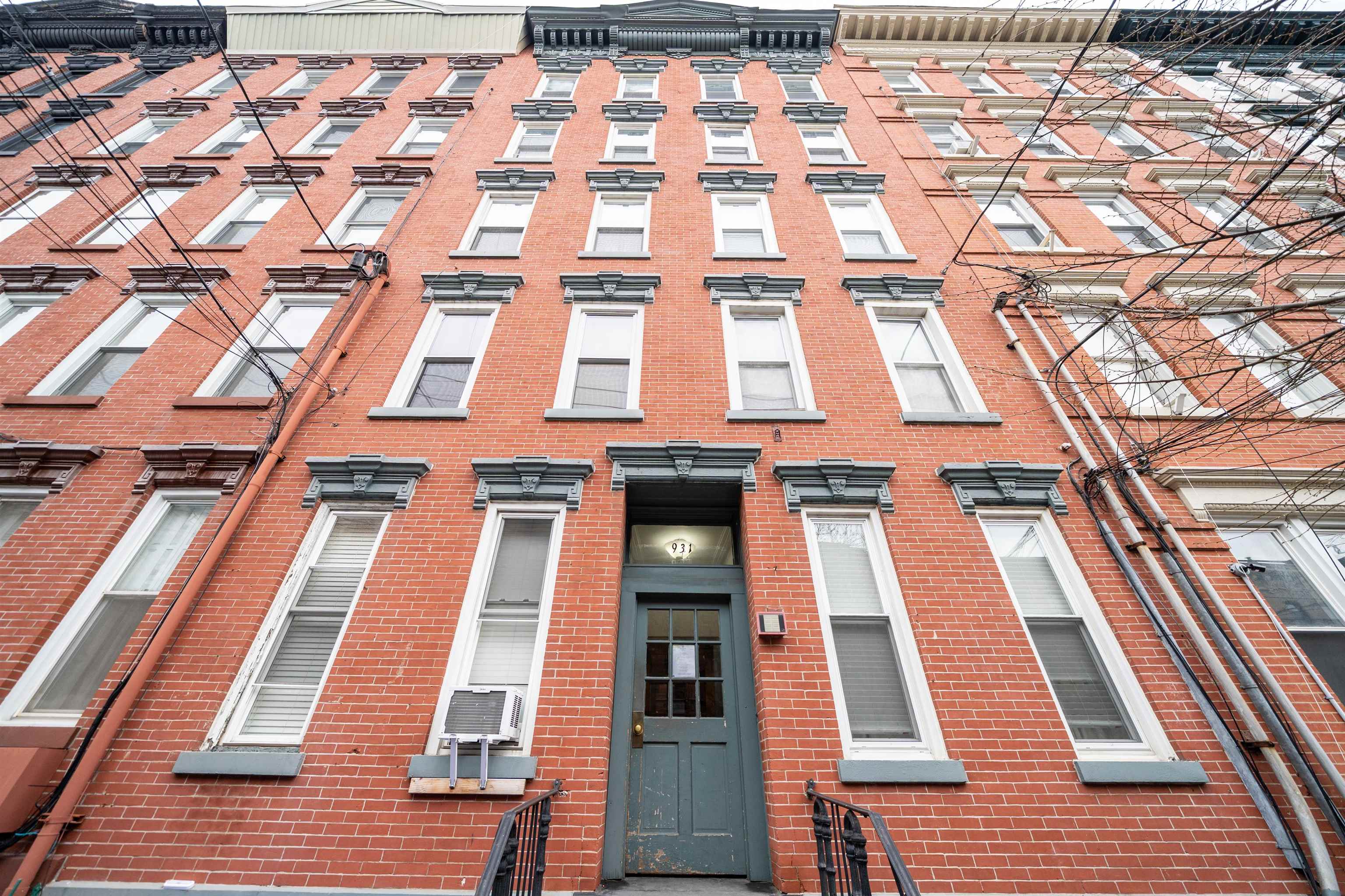 931 PARK AVE Unit: 4R