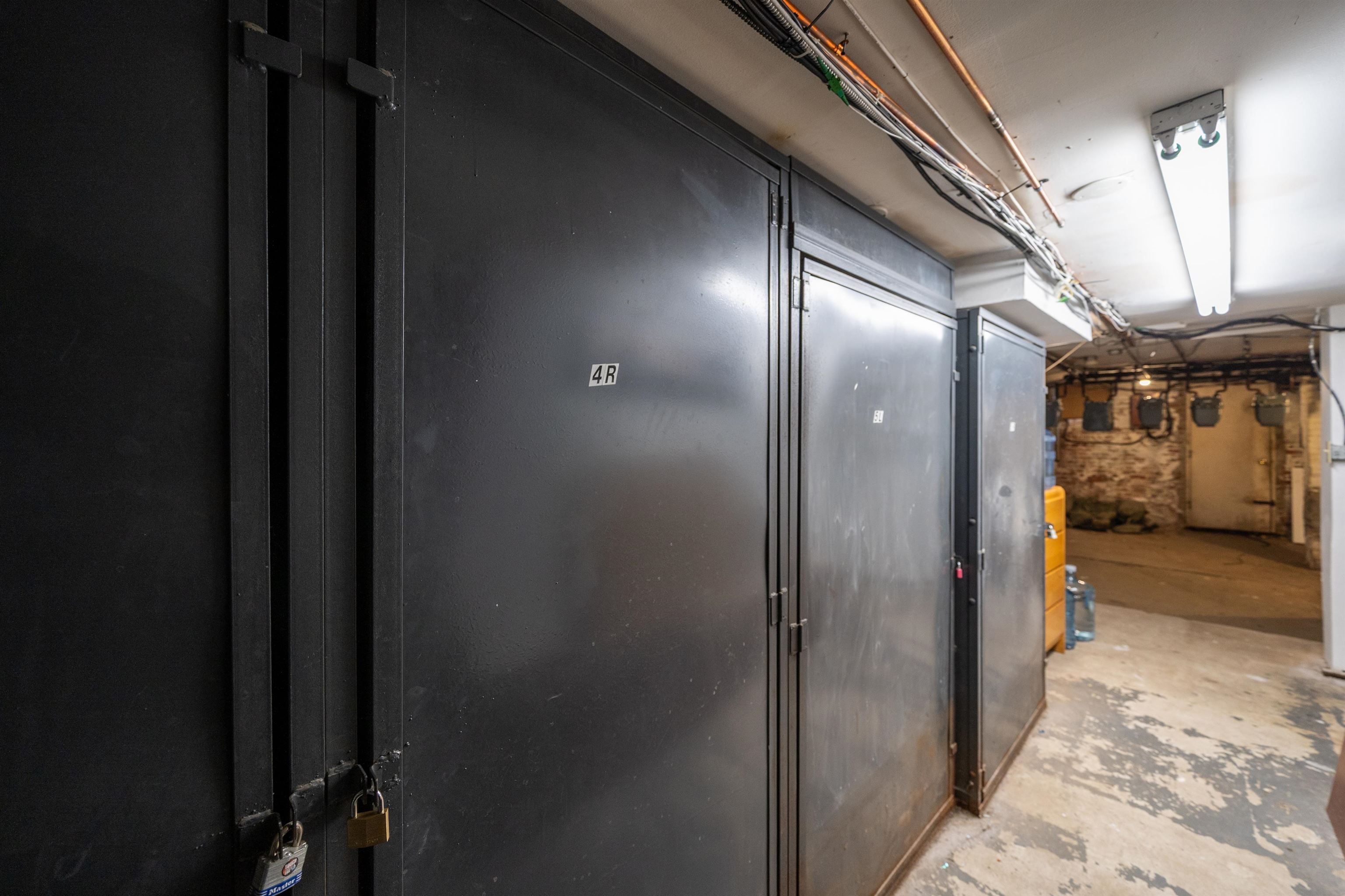 931 PARK AVE Unit: 4R