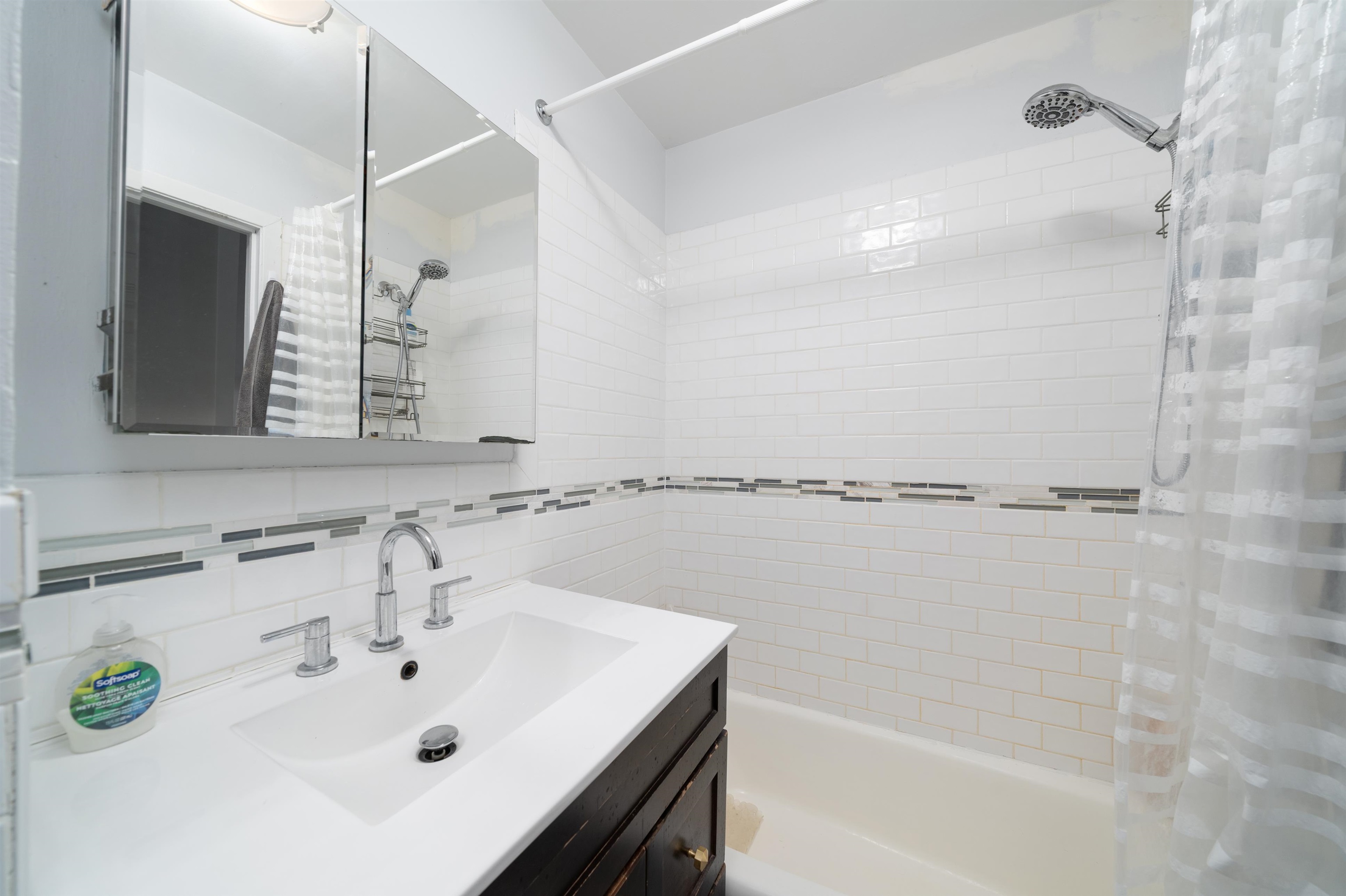 931 PARK AVE Unit: 4R