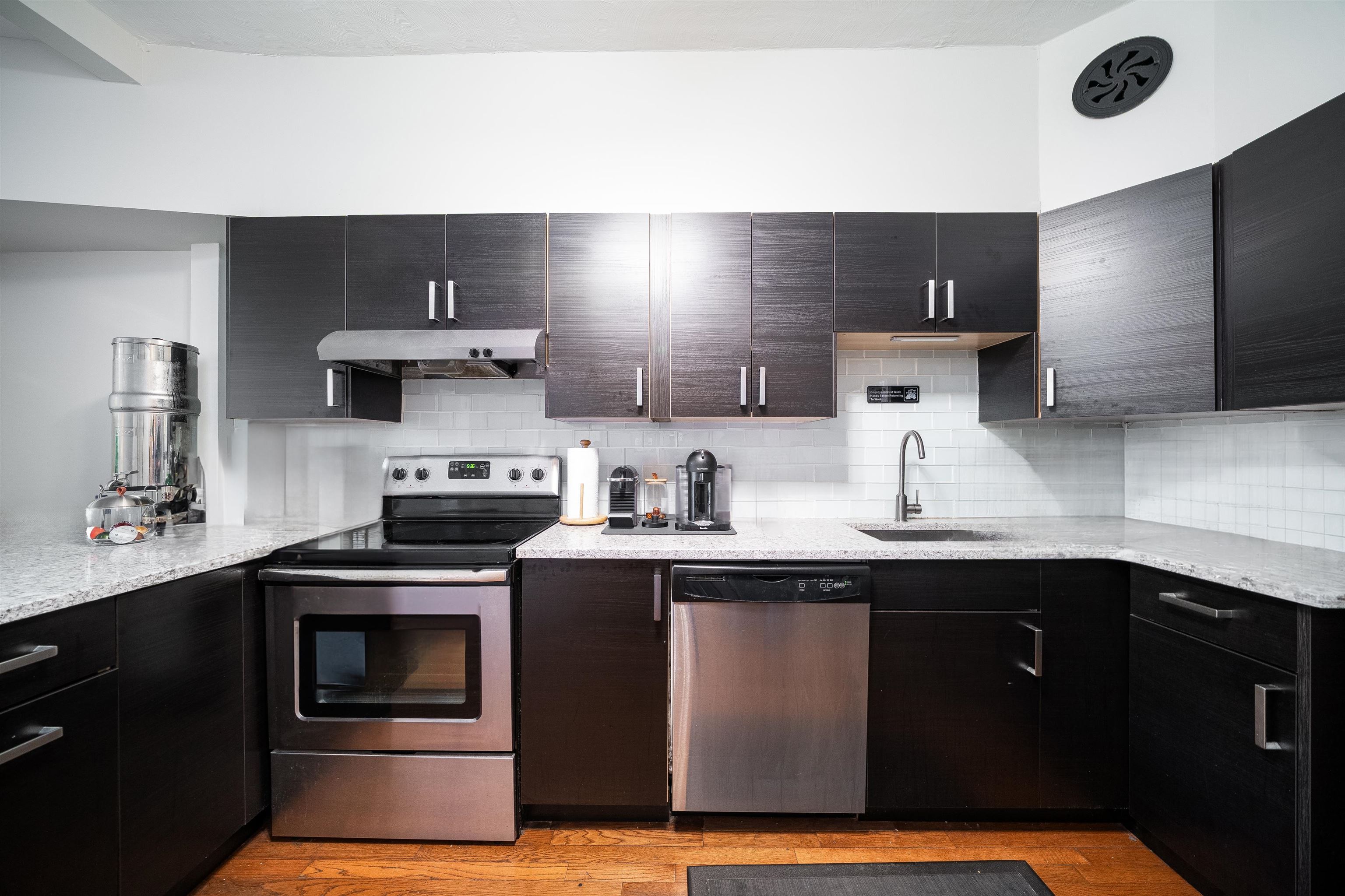 931 PARK AVE Unit: 4R