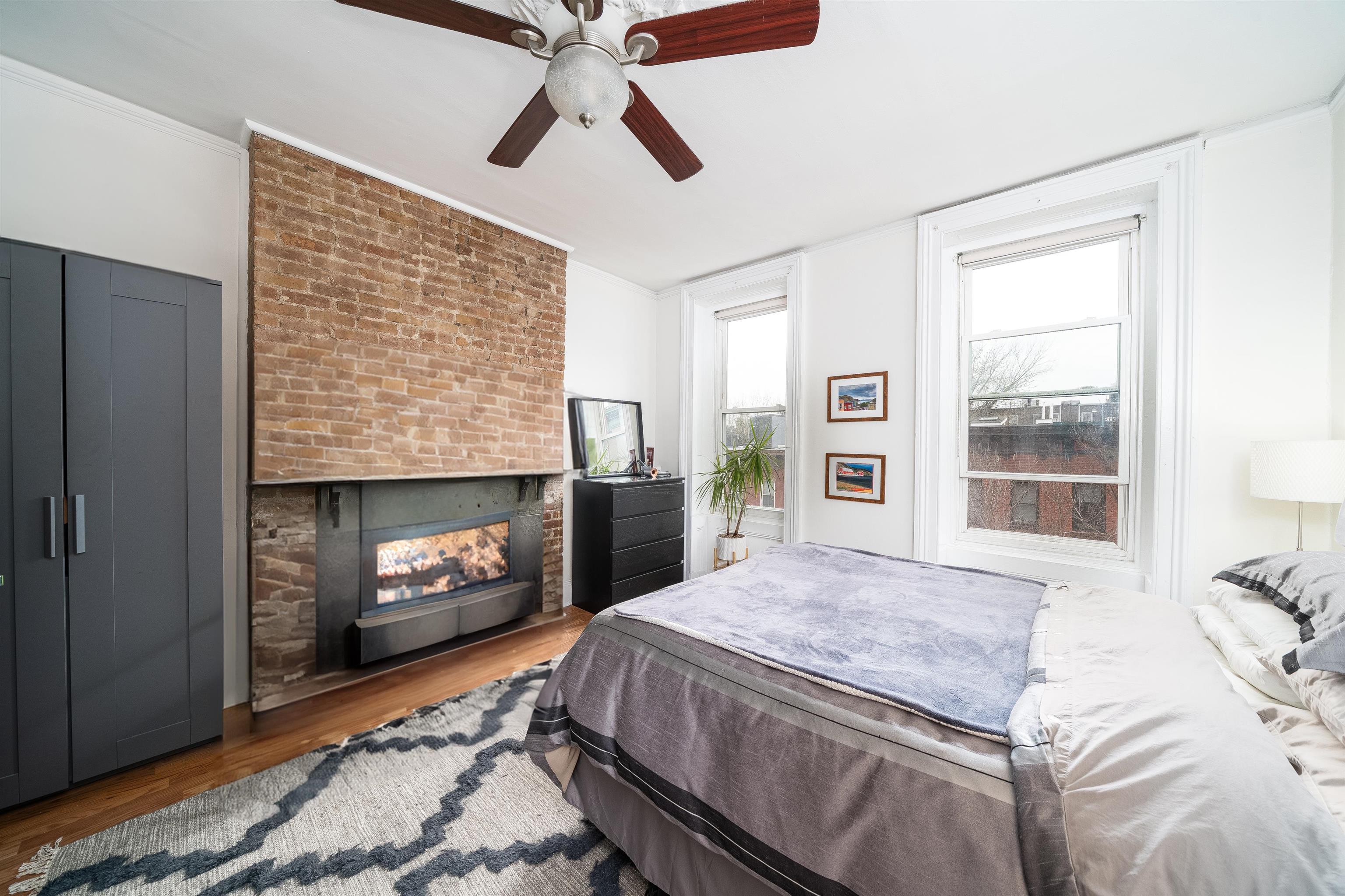 931 PARK AVE Unit: 4R
