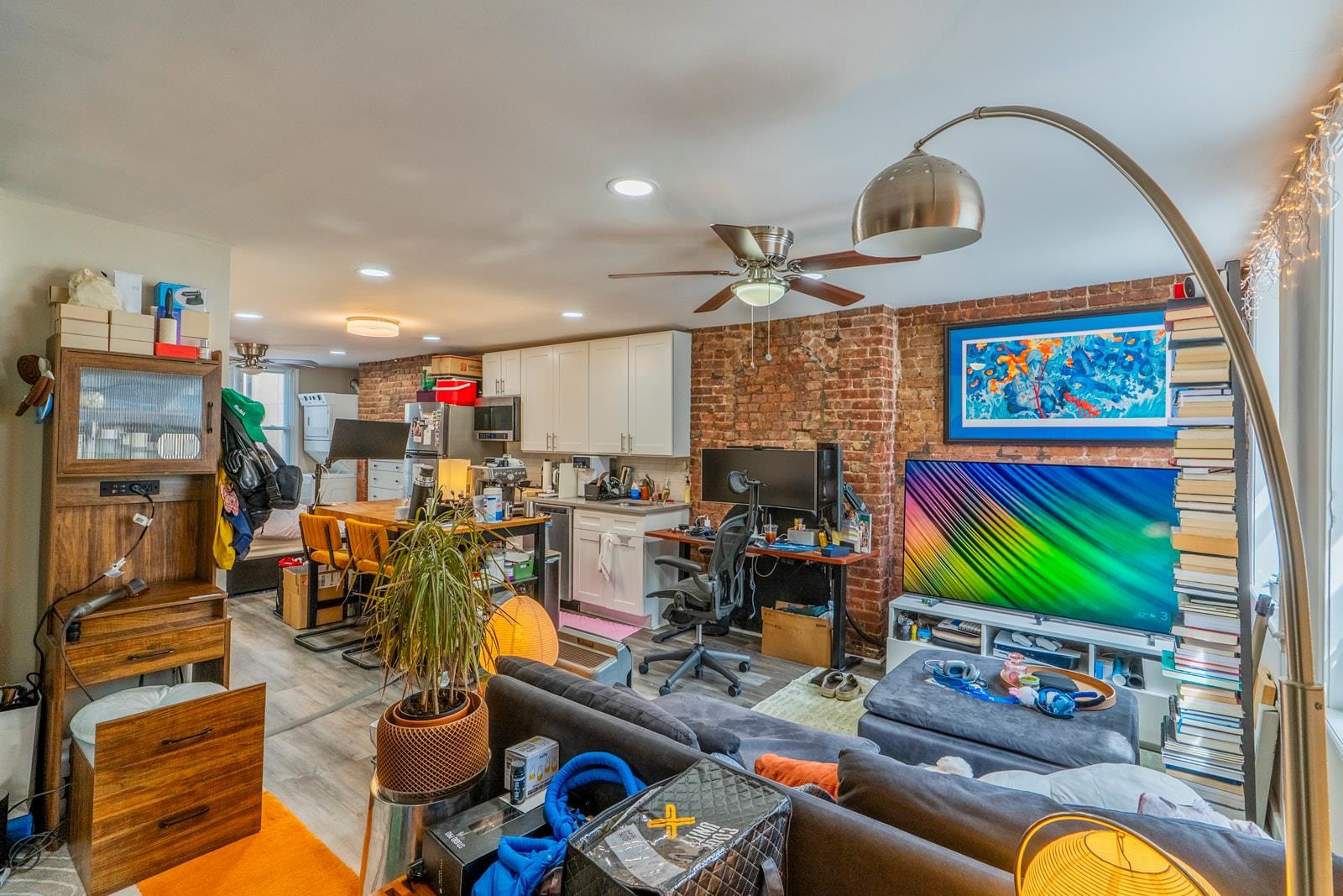 214 6TH ST Unit: 1