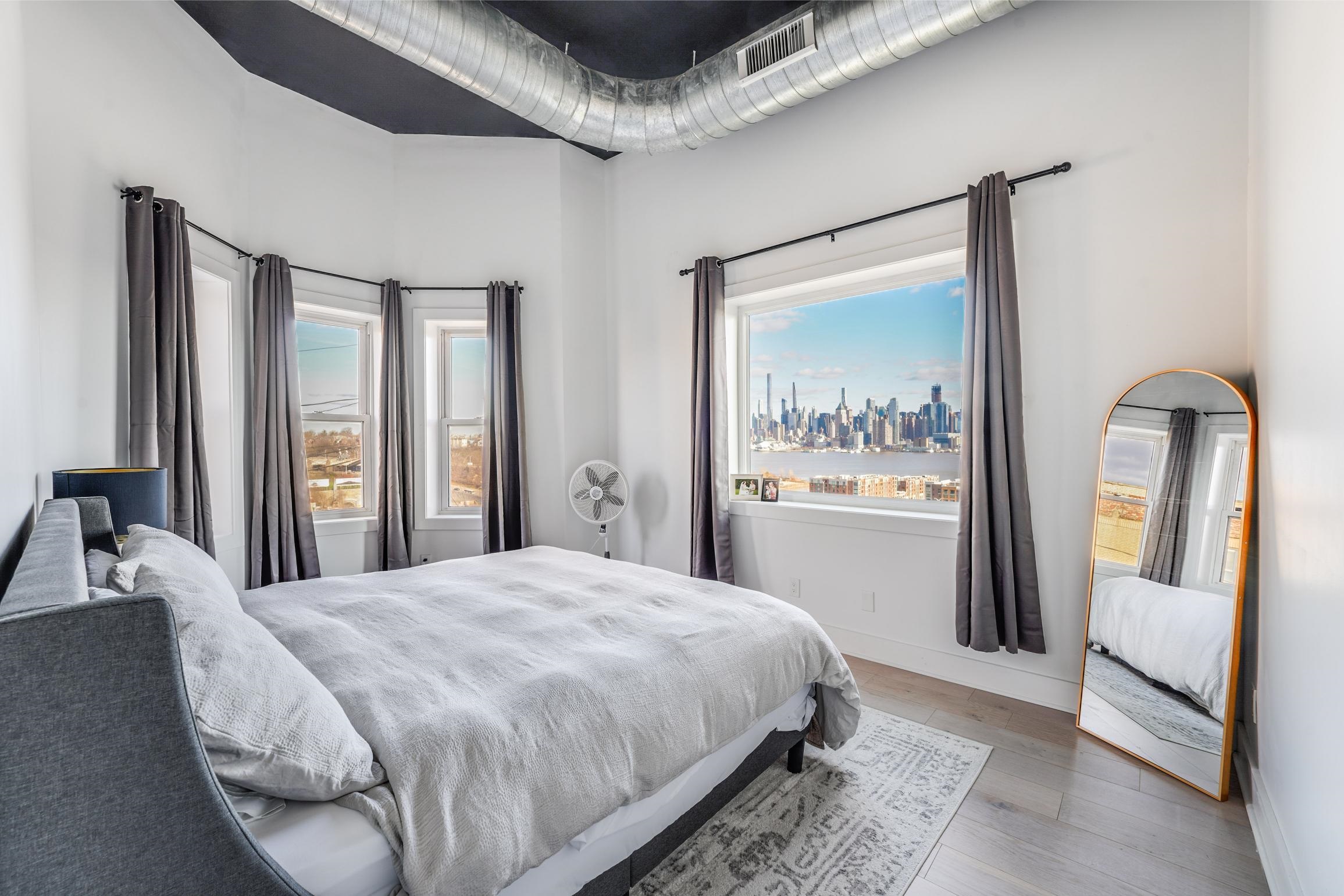 1 LINCOLN PL Unit: 2