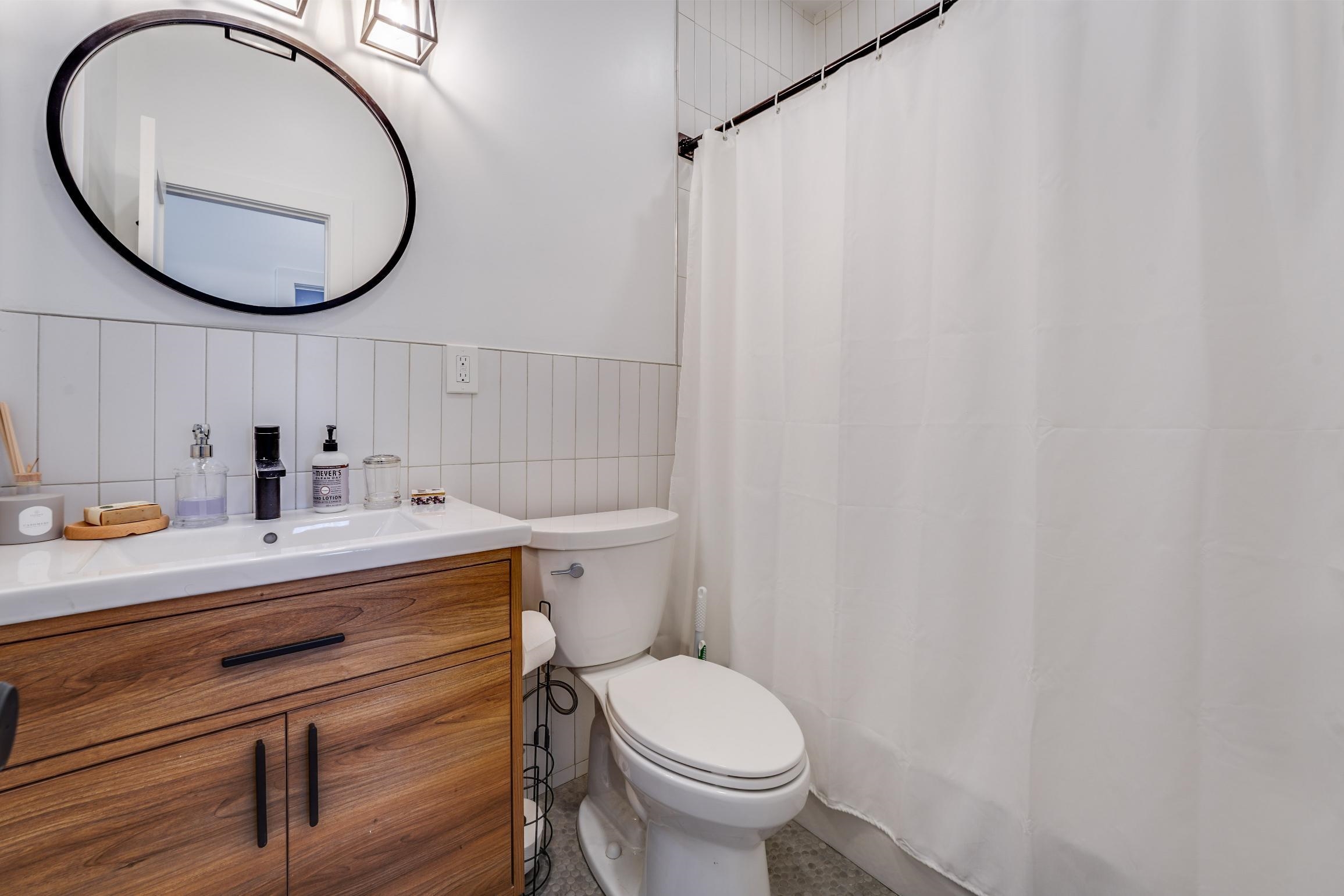 1 LINCOLN PL Unit: 2
