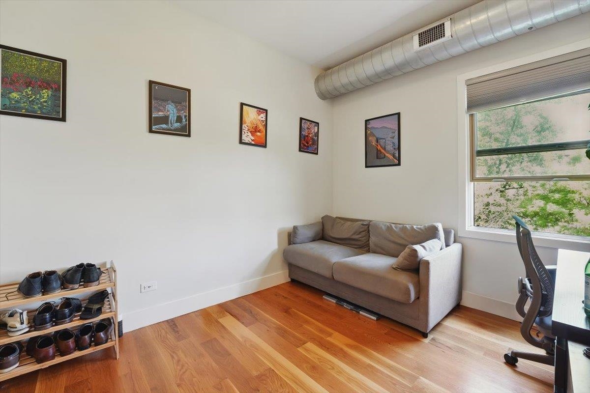 390 1ST ST Unit: 2