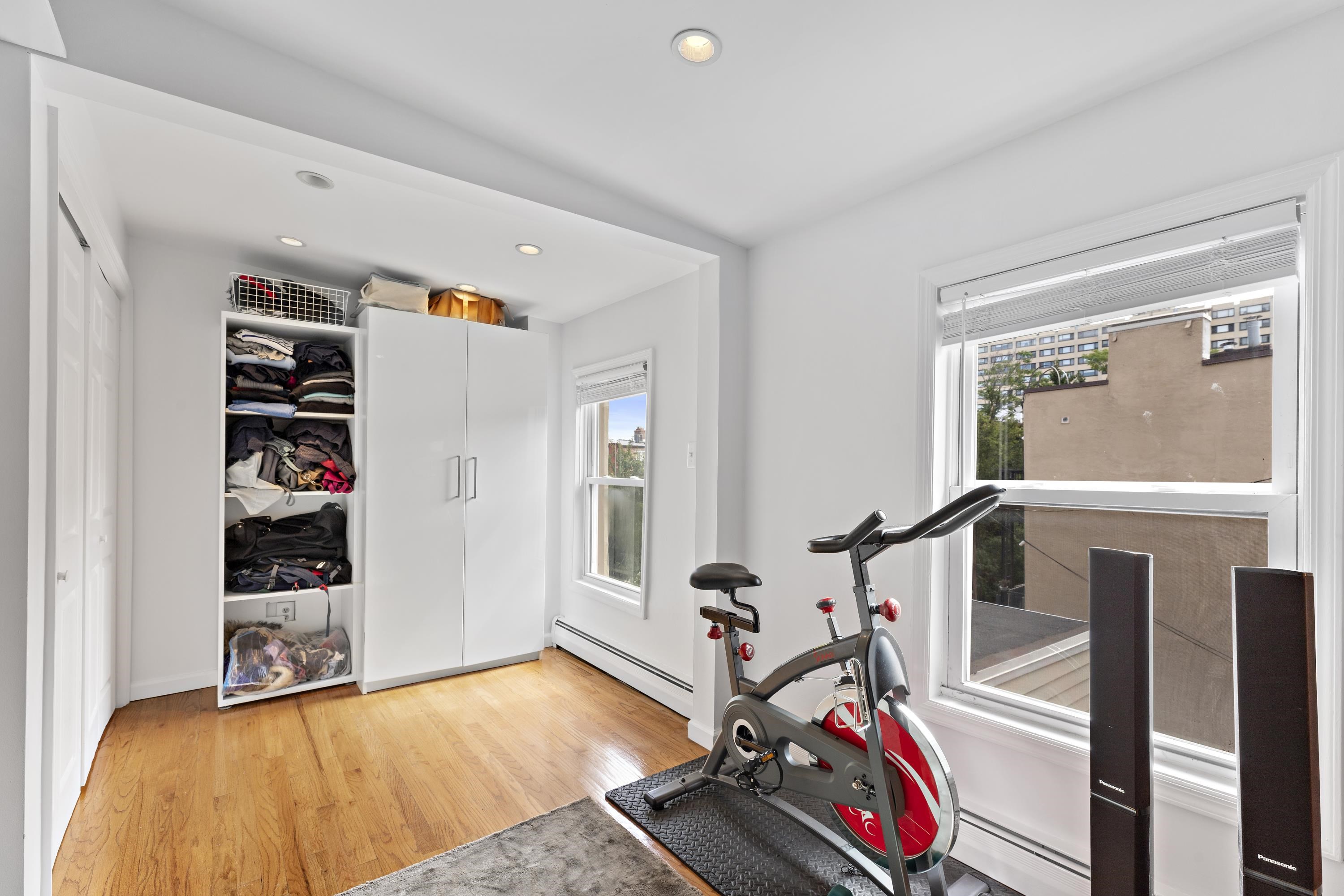 138 ERIE ST