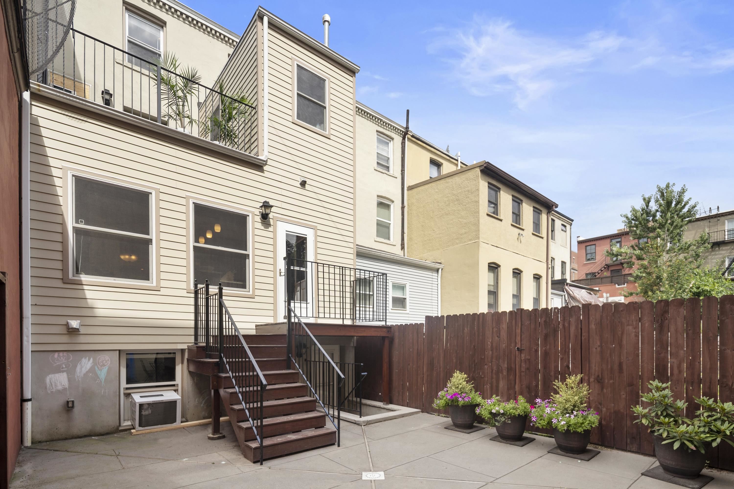 138 ERIE ST