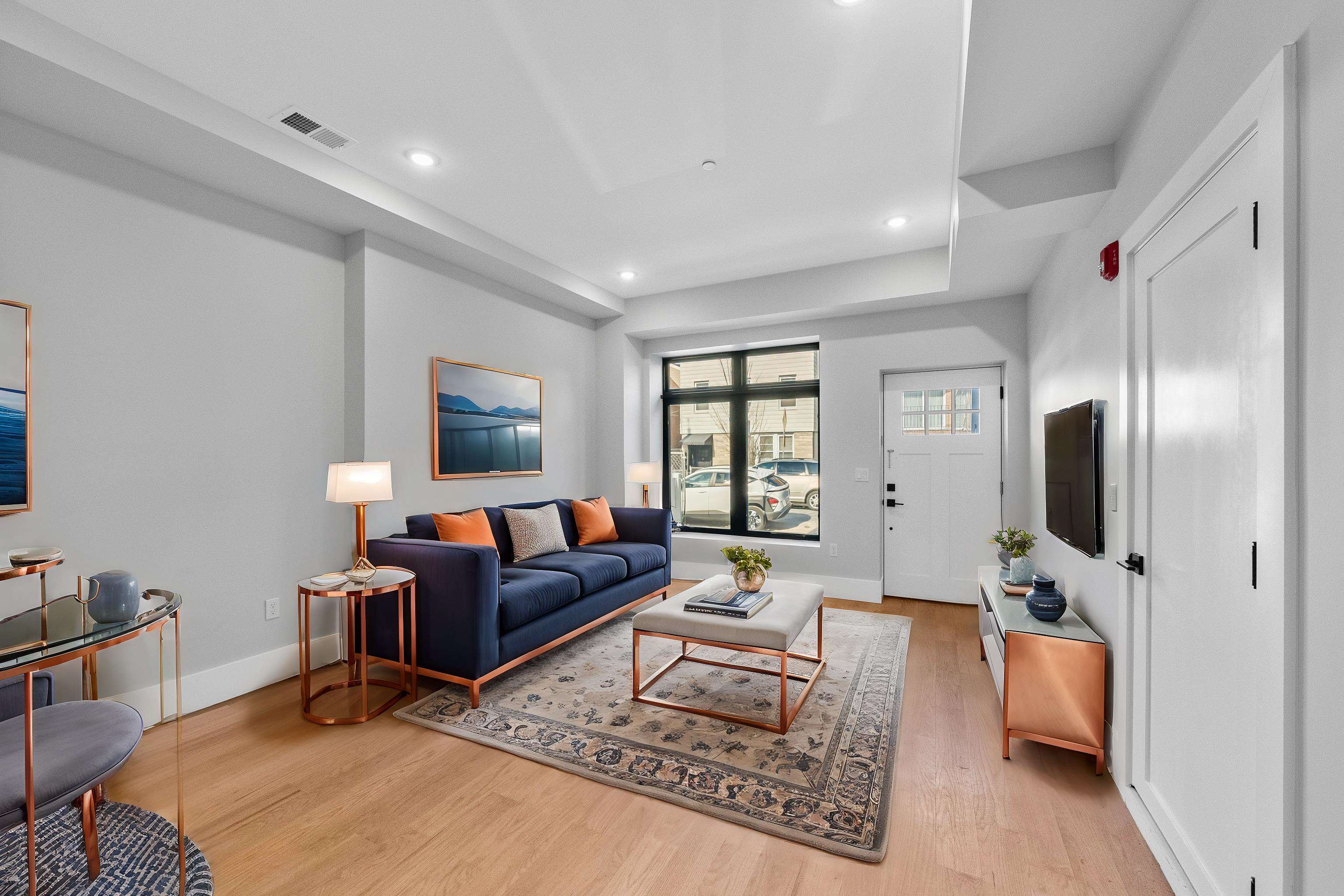 13 MANHATTAN AVE Unit: 1