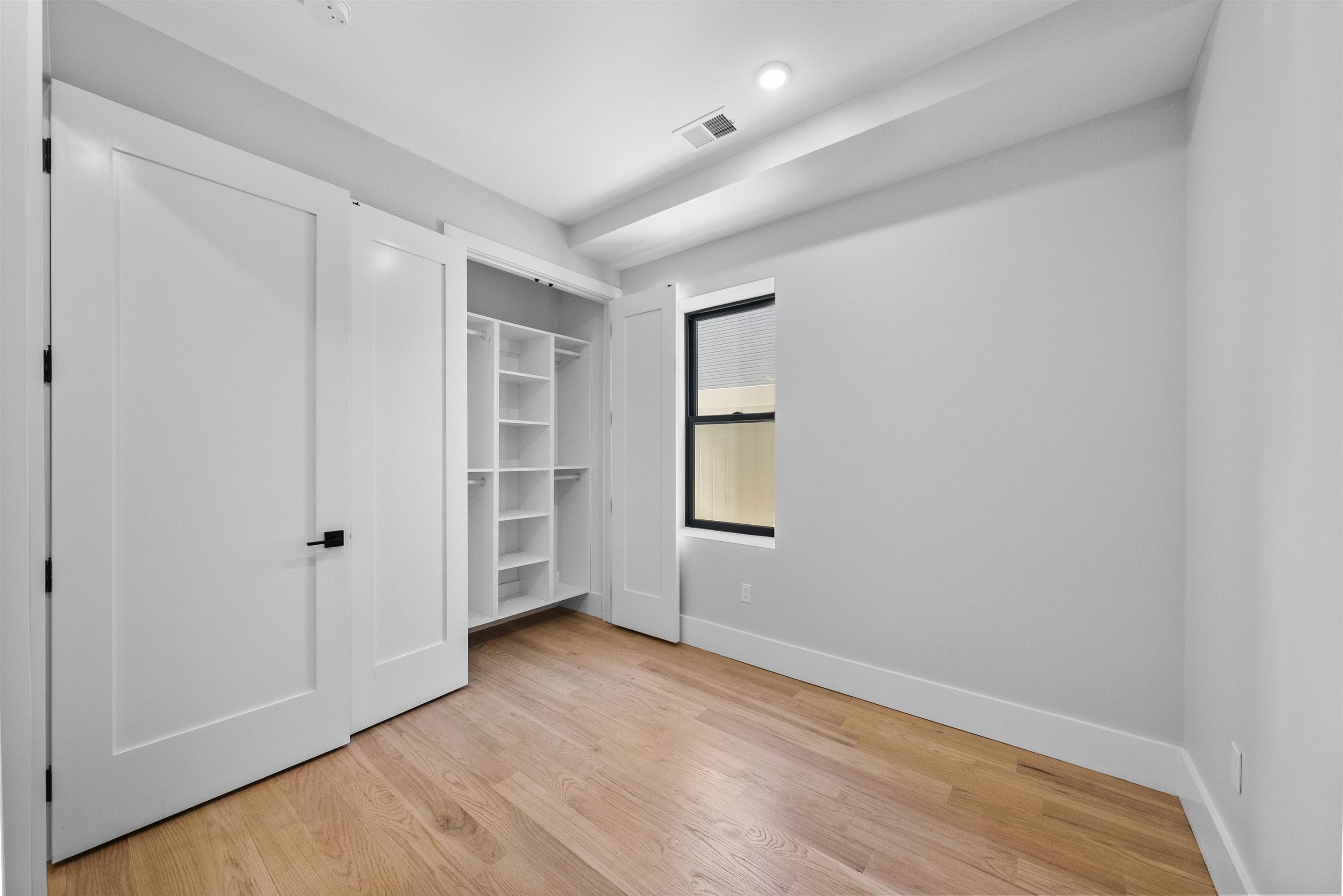13 MANHATTAN AVE Unit: 1