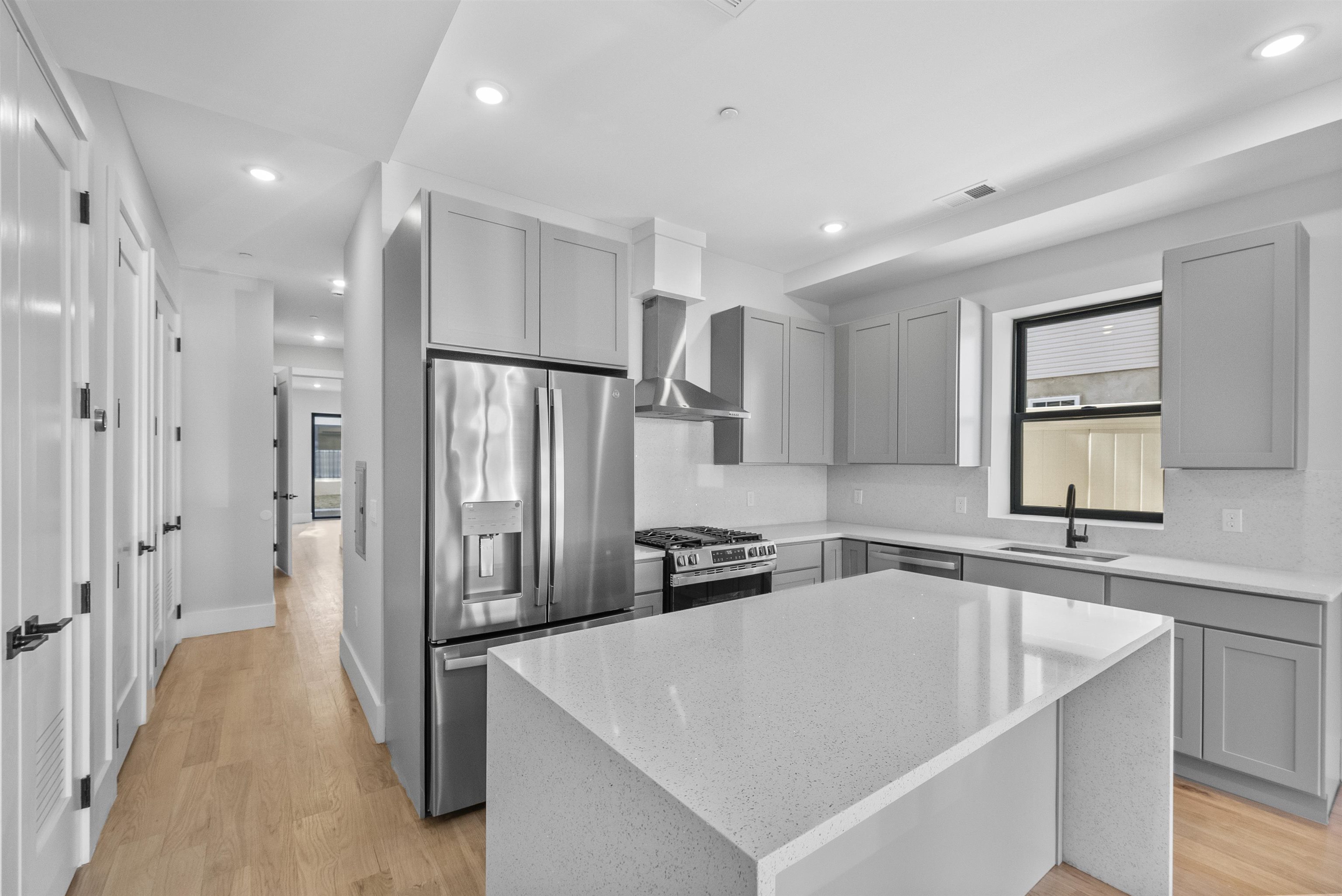 13 MANHATTAN AVE Unit: 1