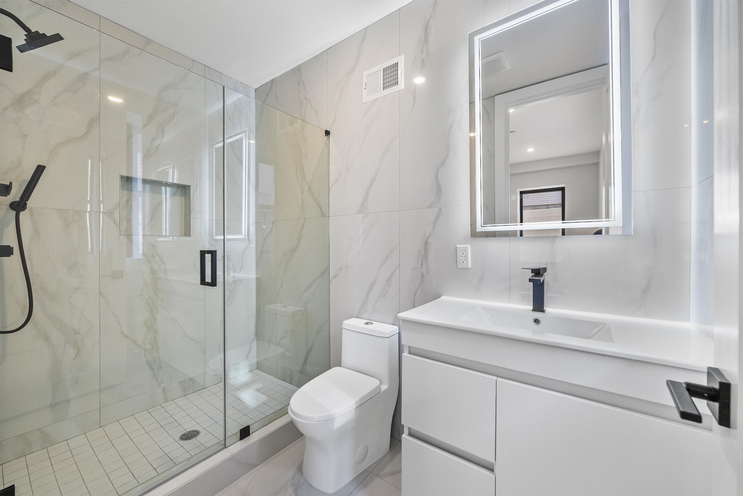 13 MANHATTAN AVE Unit: 1