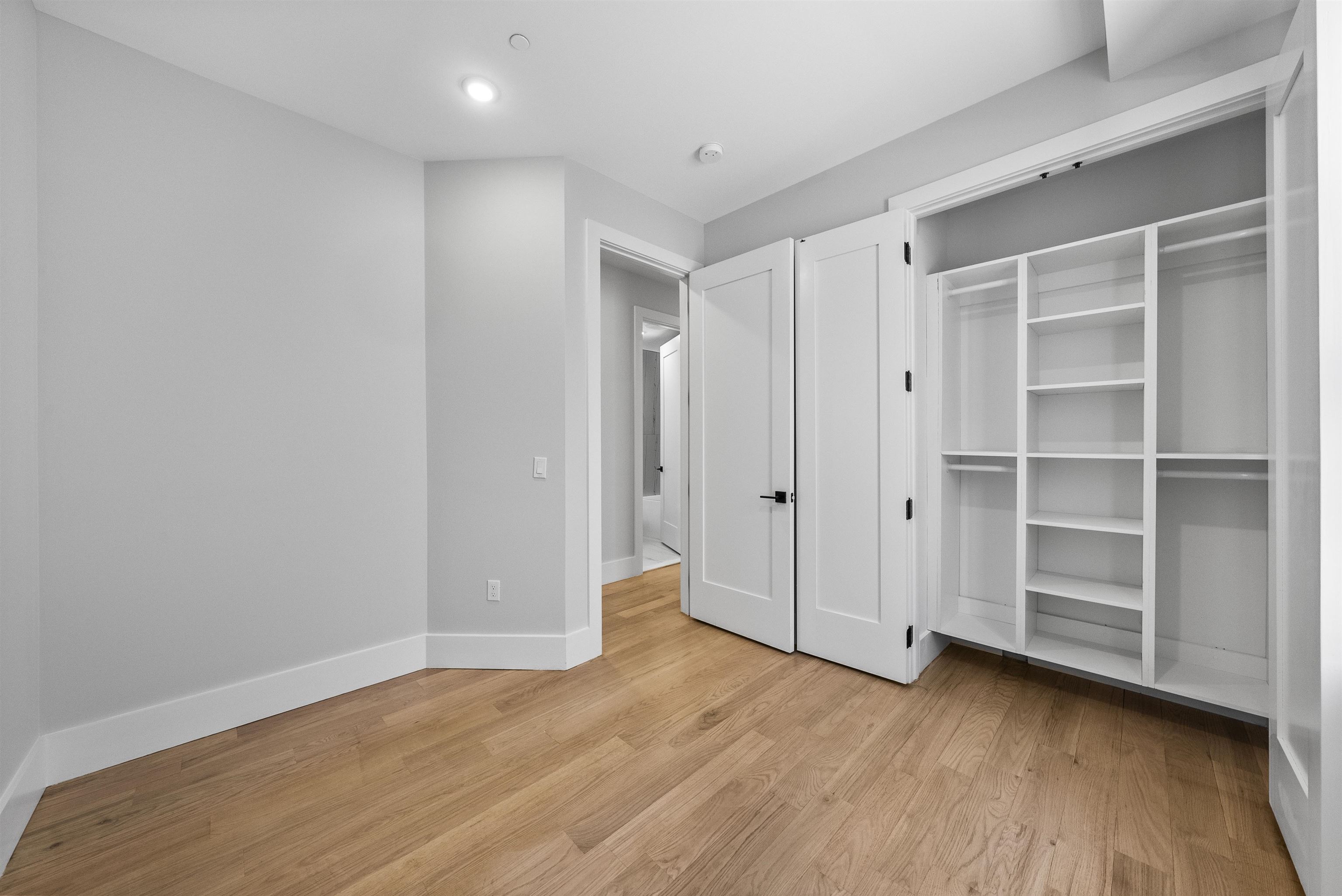 13 MANHATTAN AVE Unit: 1