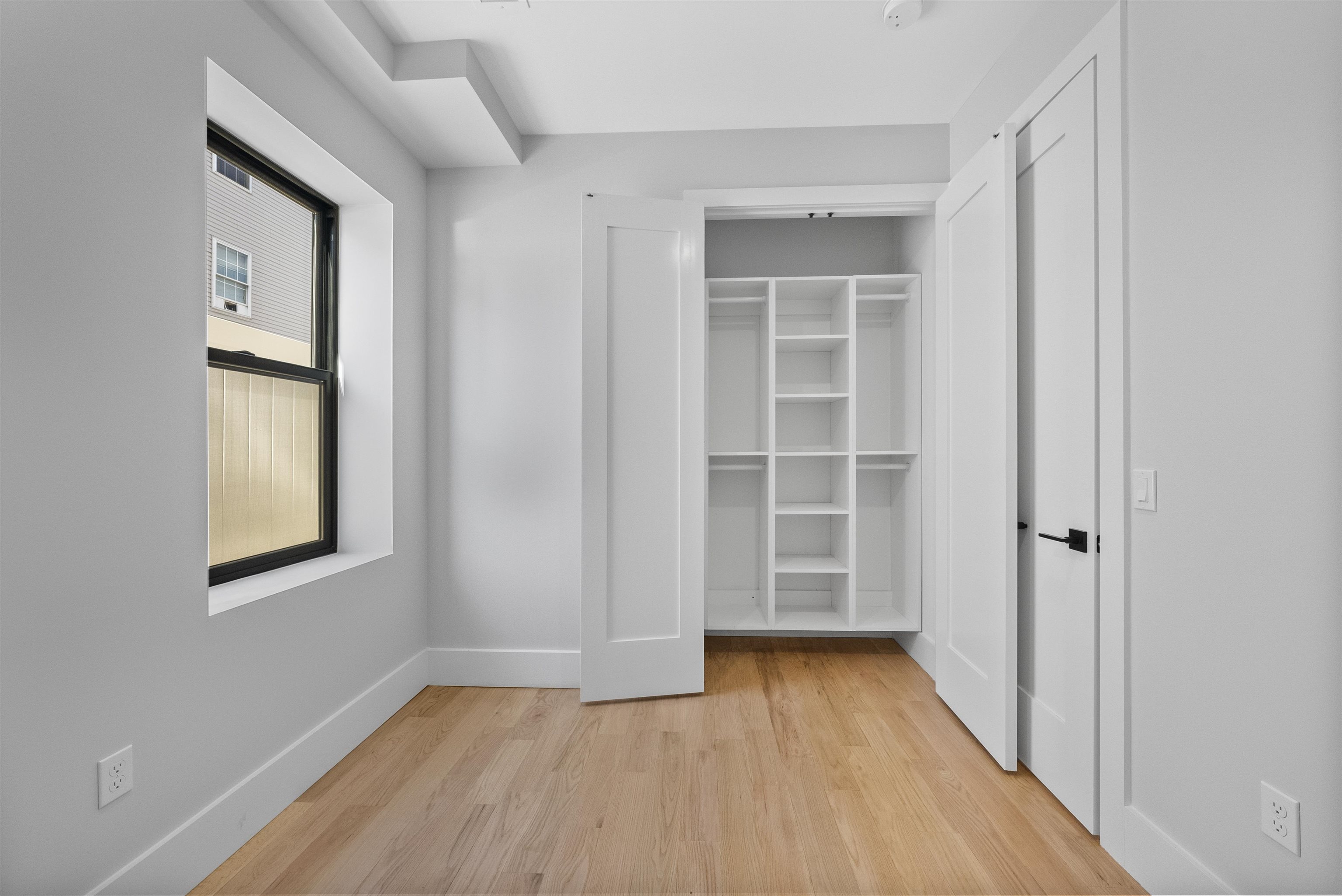 13 MANHATTAN AVE Unit: 1